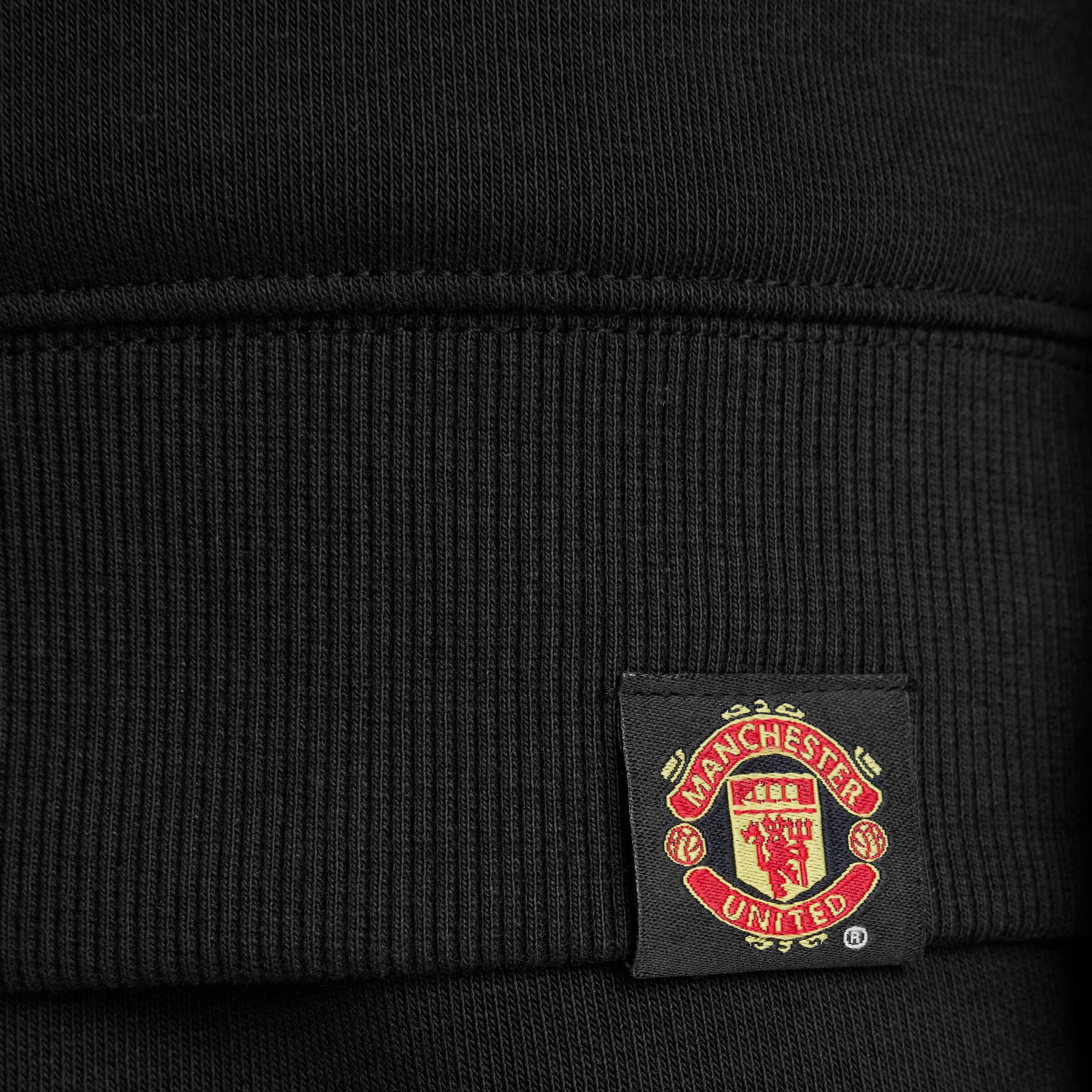 Manchester United Kids MUFC Sweatshirt Black Black Detail [6-6]