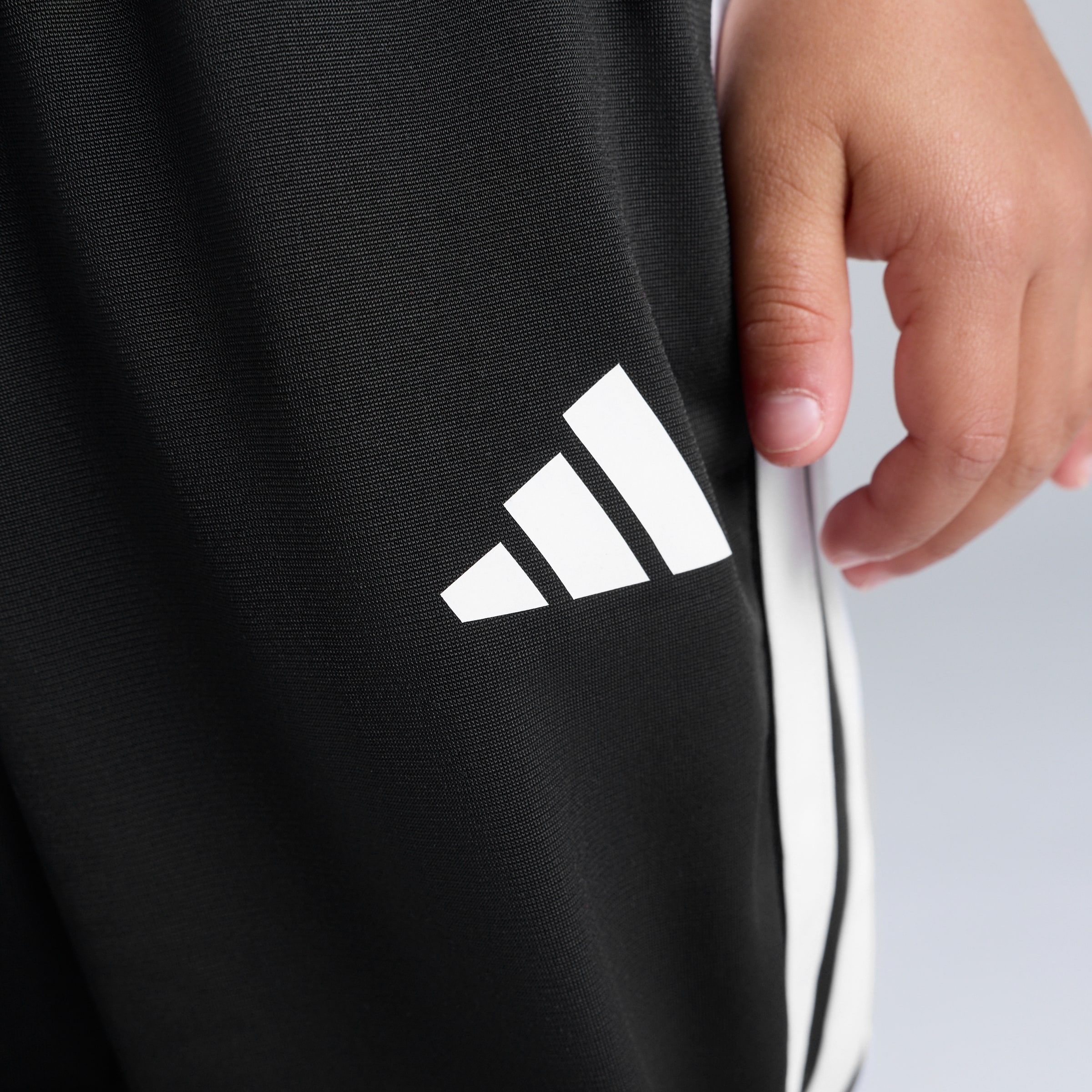 Manchester United x adidas Little Kids Essentials Tiberio 3-Stripes Tricot Tracksuit Black Black Detail [6-6]