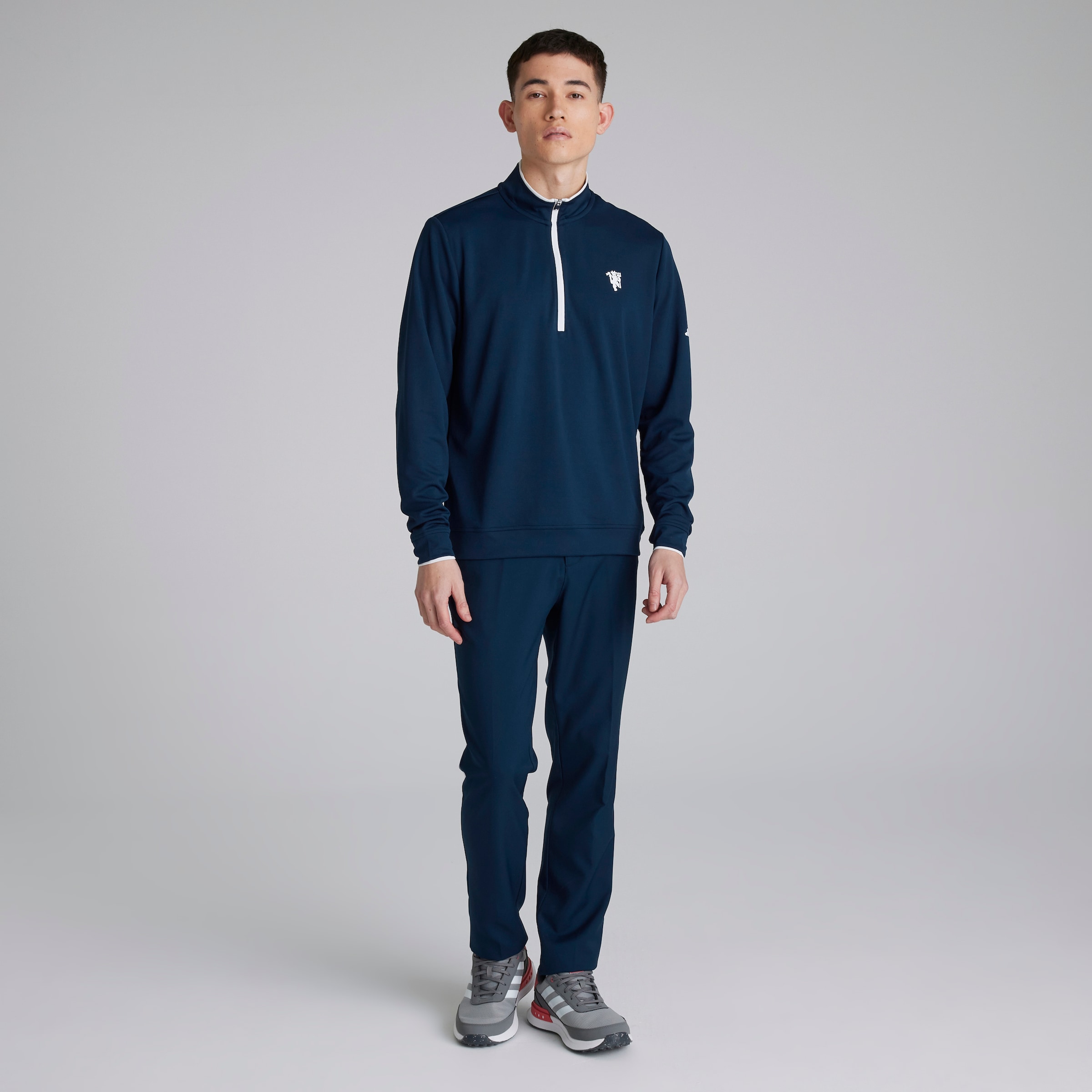Manchester United x adidas Golf Lightweight 1/2 Zip Top Navy Navy blue Detail [3-4]