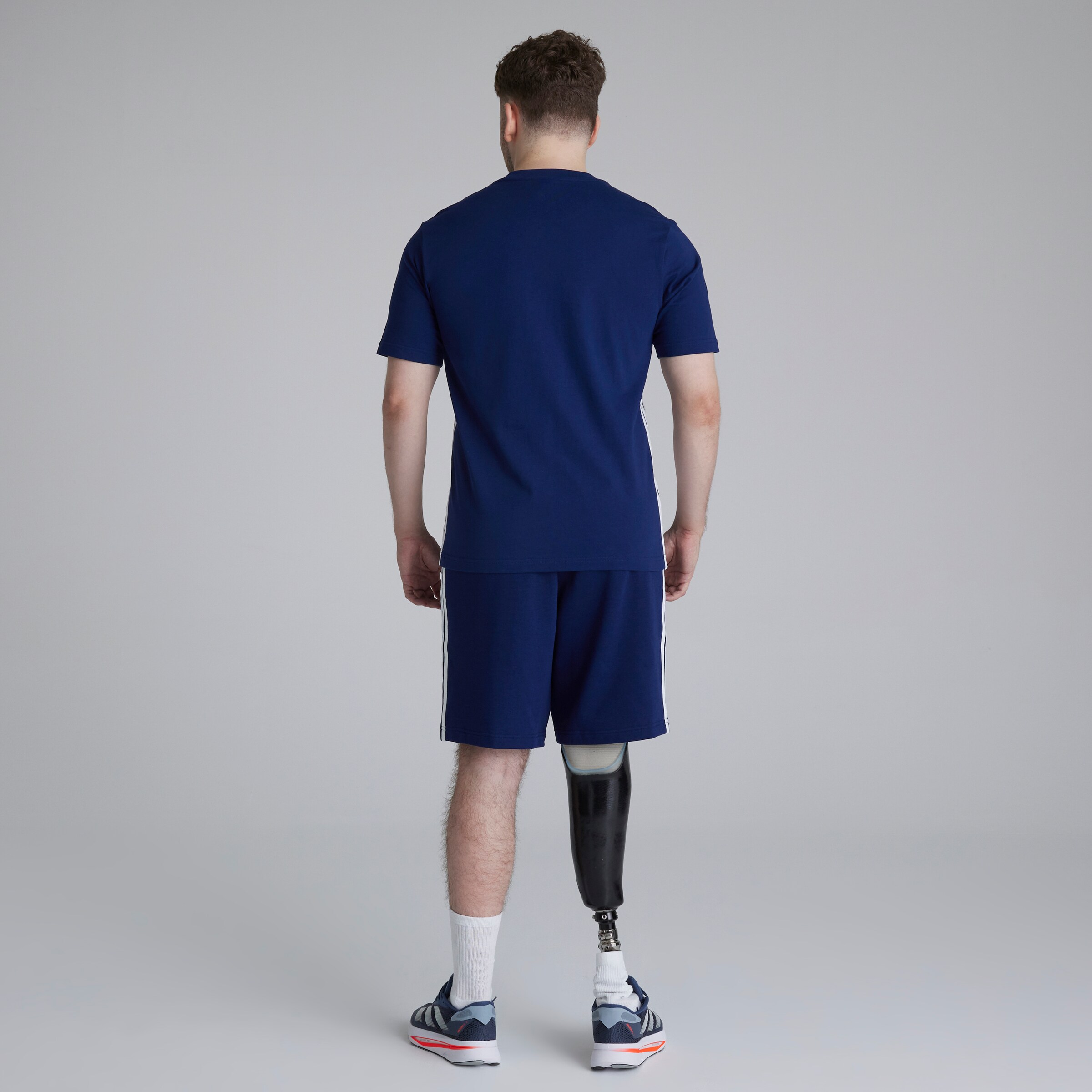 Manchester United x adidas Essentials 3-Stripes Fleece Short Blue Bleu Détail [2-6]