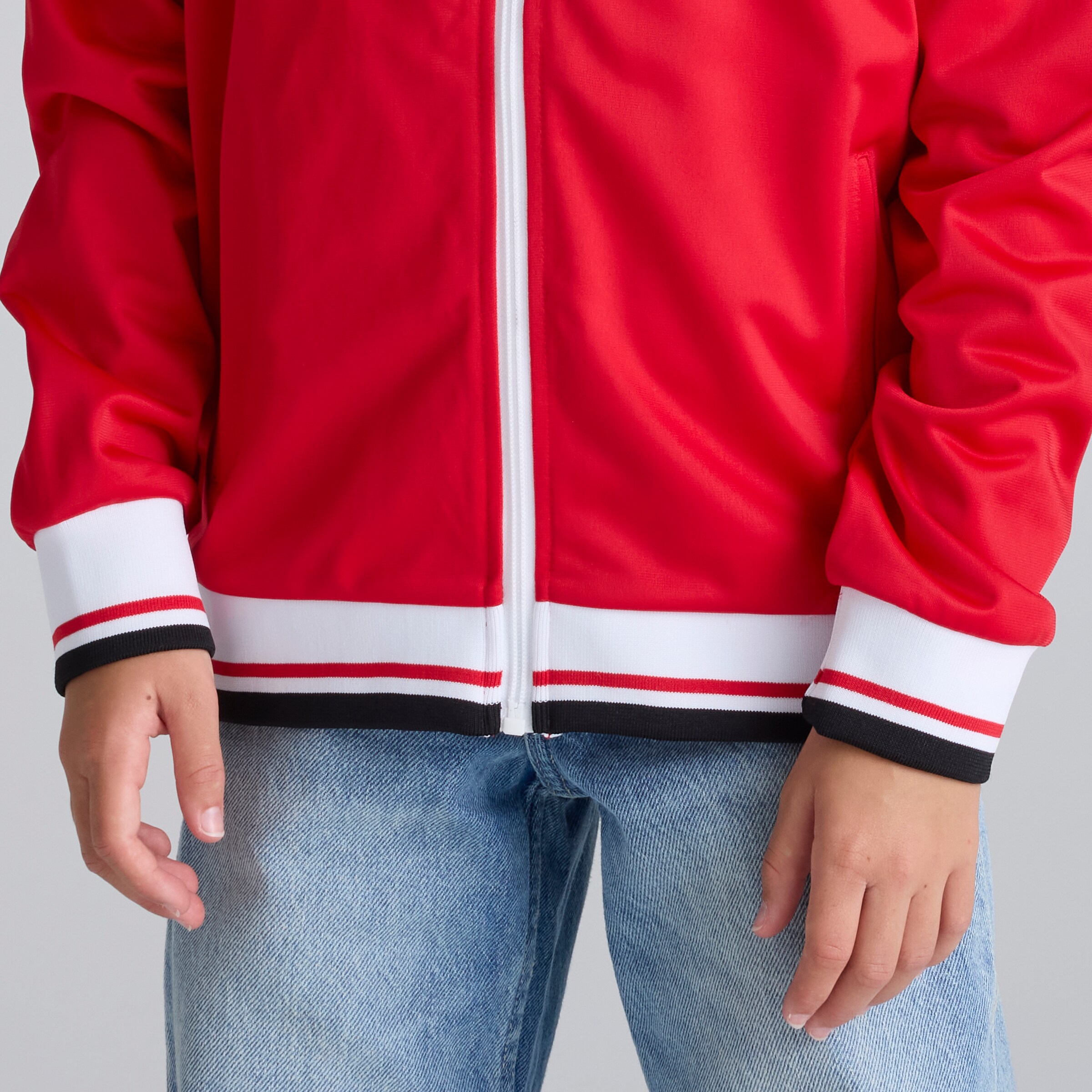 Manchester United Kids 1999 Home Inspired Full-Zip Track Jacket Red Red Detail [4-5]