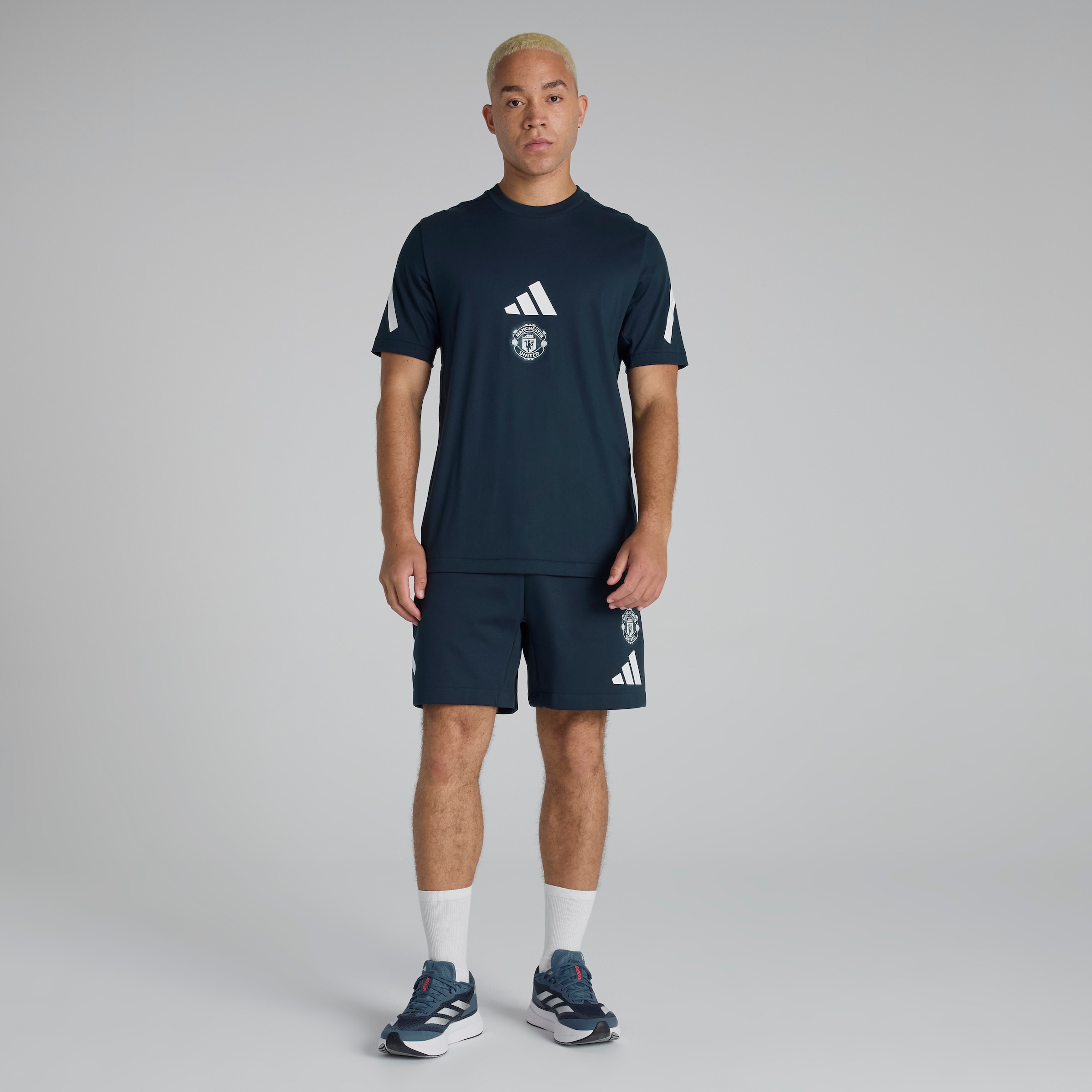 Manchester United x adidas Z.N.E. Shorts Navy Navy blue Detail [3-5]