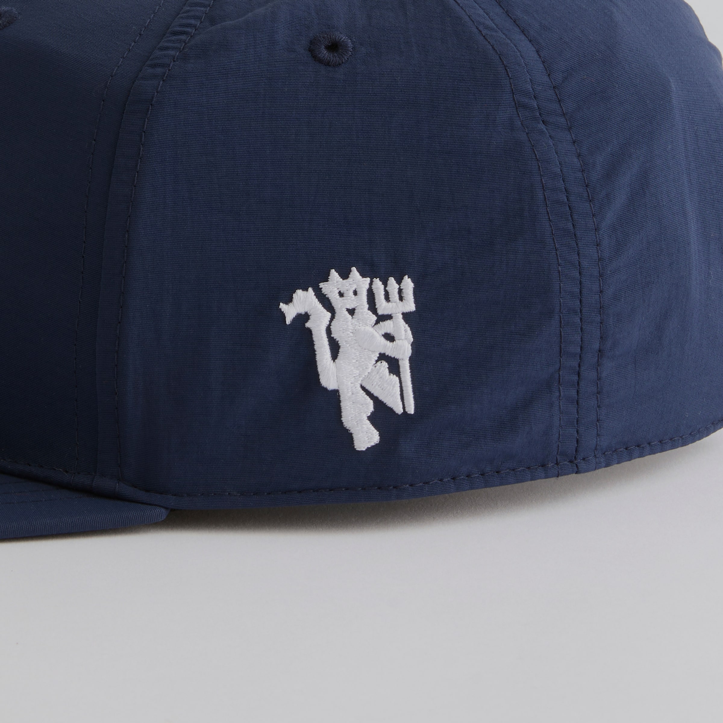 Manchester United x adidas Golf 5 Panel Crinkled Nylon Cap Navy Navy blue Detail [4-6]