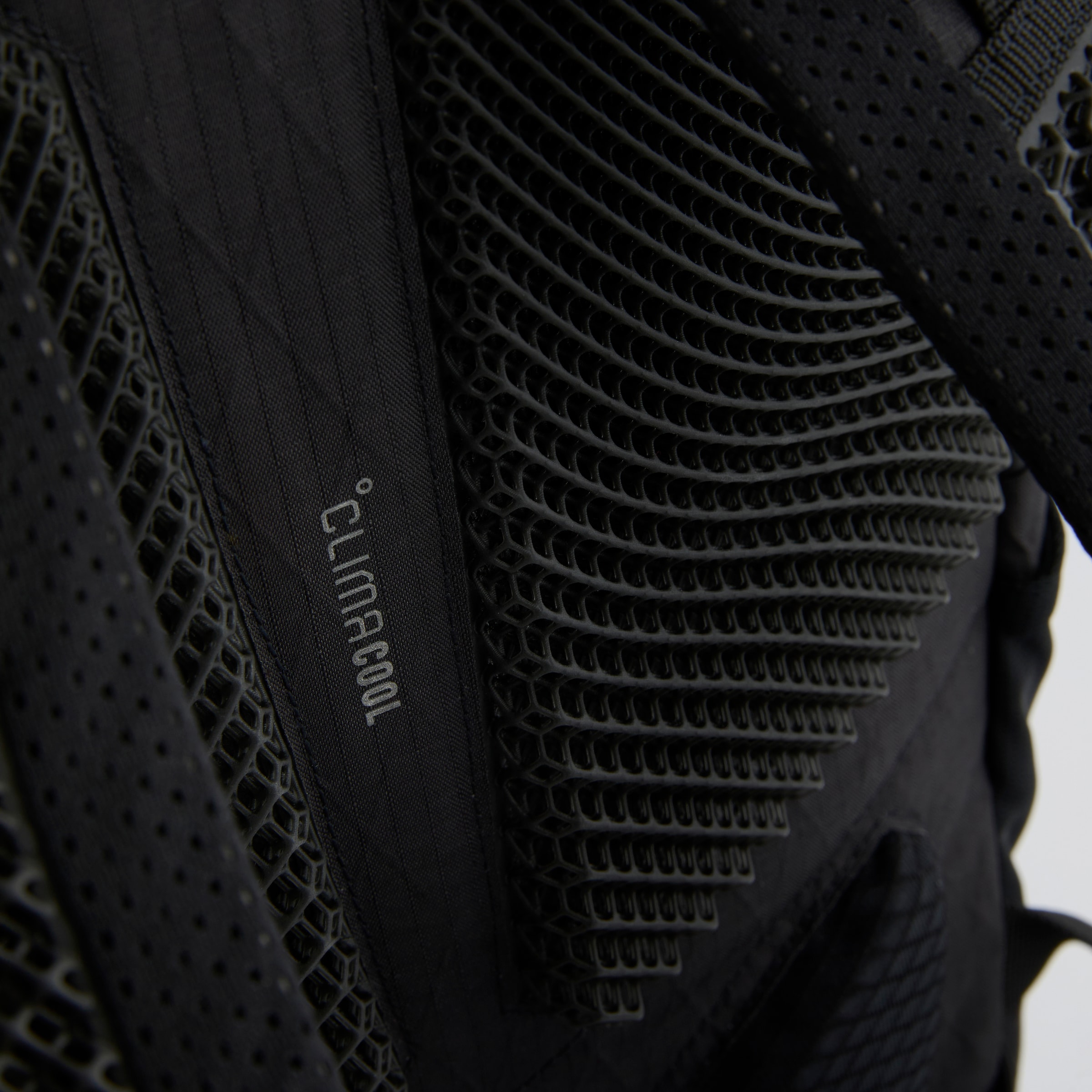 Manchester United x adidas Roll Top Backpack Black 黑色 细节 [4-6]