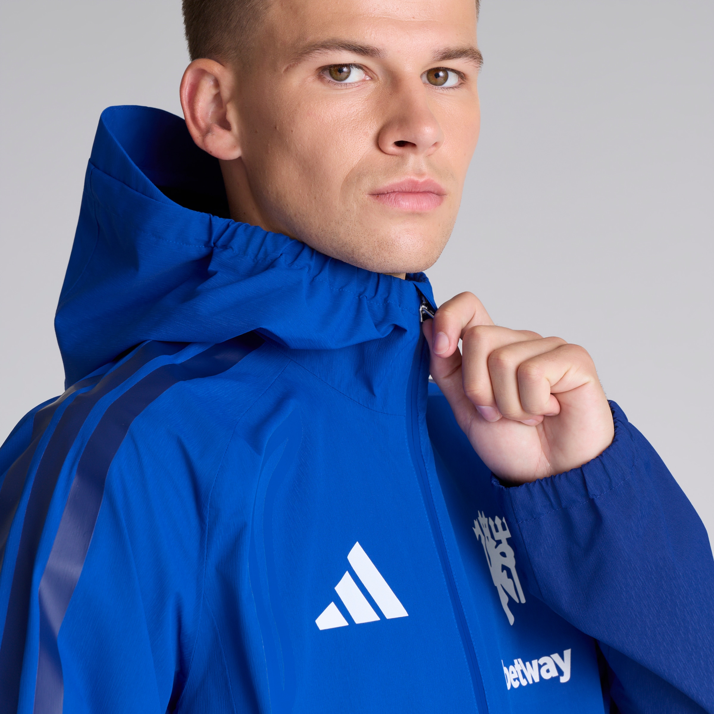 Manchester United 26/27 Cup Training Tiro Authentic Rain Jacket Blue (Sponsored) Blau Detail [5-5]