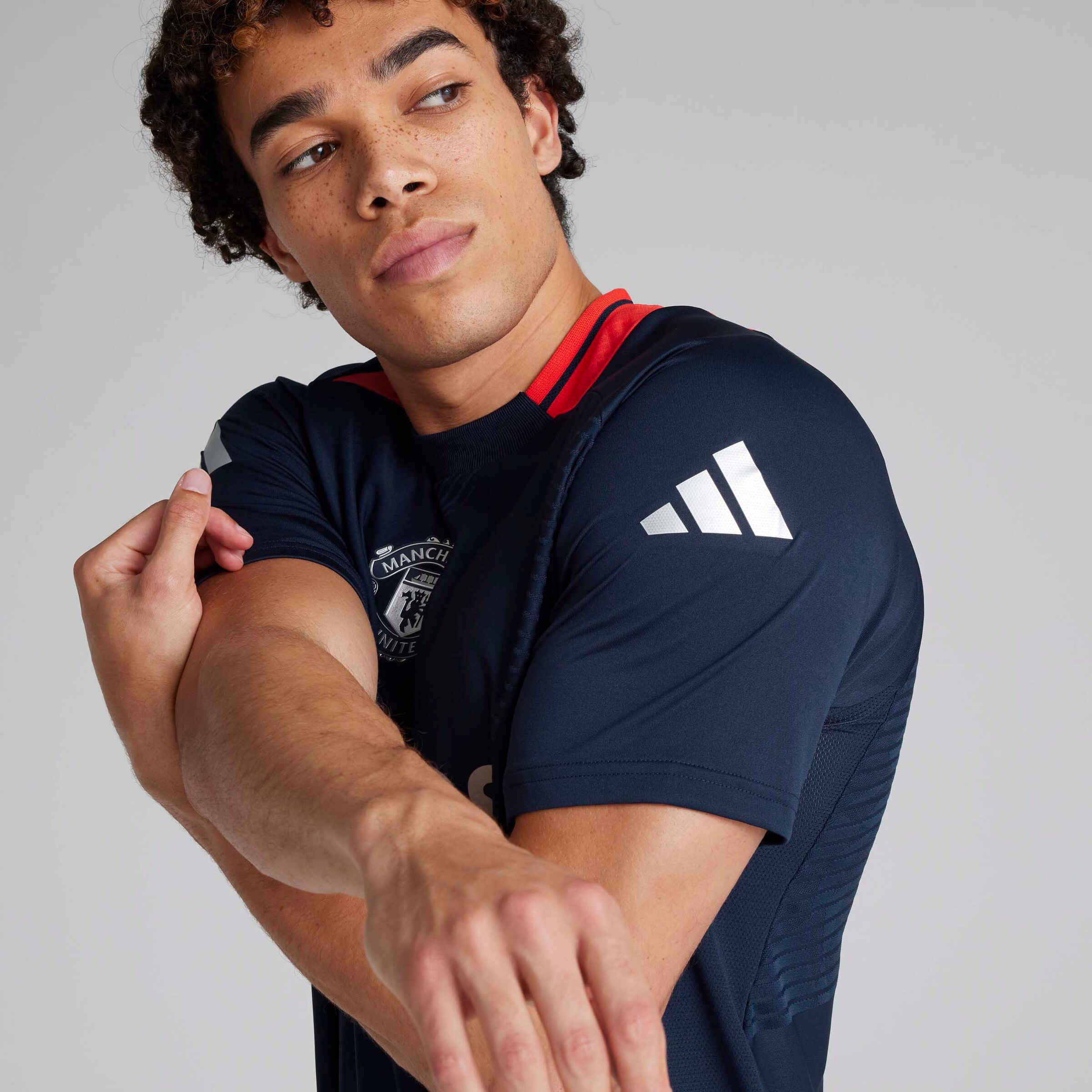 Manchester United Tiro 24 Pro Training Jersey Navy Blue Detail [4-5]