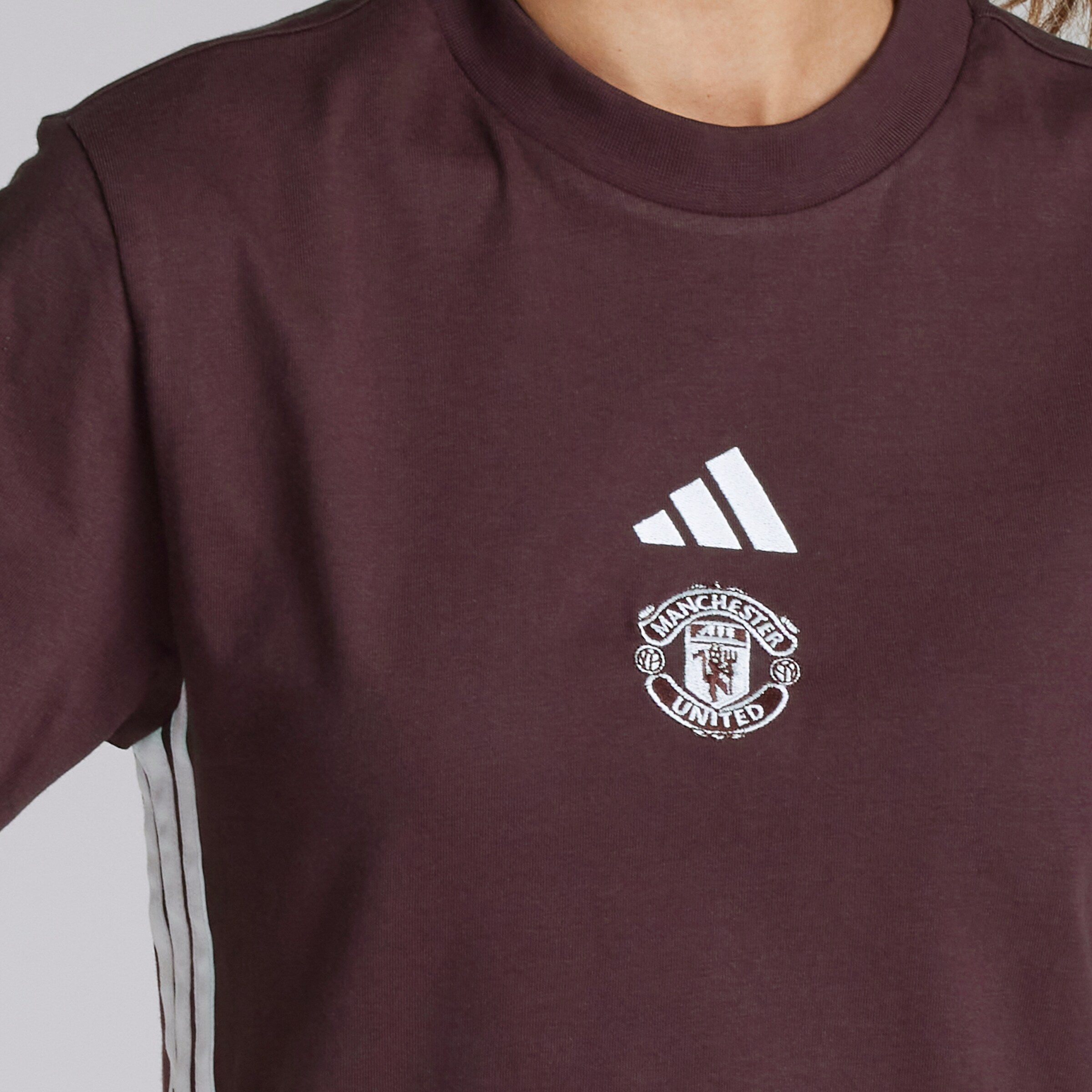 Manchester United x adidas Womens Essentials 3-Stripes Cotton T-Shirt Red Red Detail [5-5]