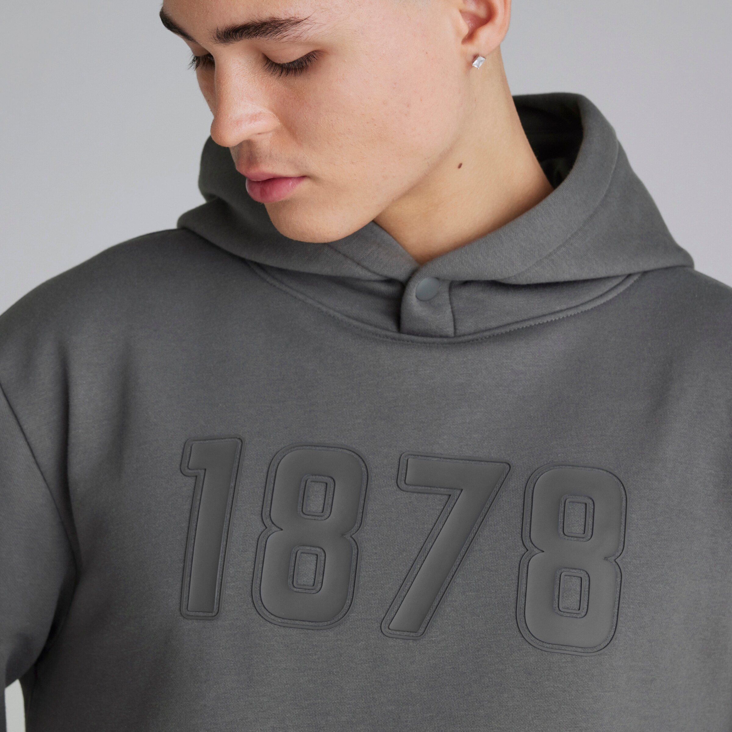 Manchester United Mens 1878 Overhead Hoodie Slate Gris Detalle [6-6]