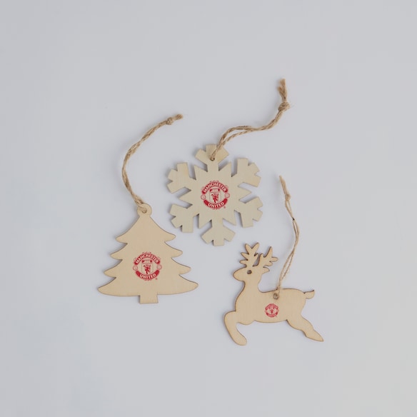 Manchester United 3 Pack Wooden Ornament Brown