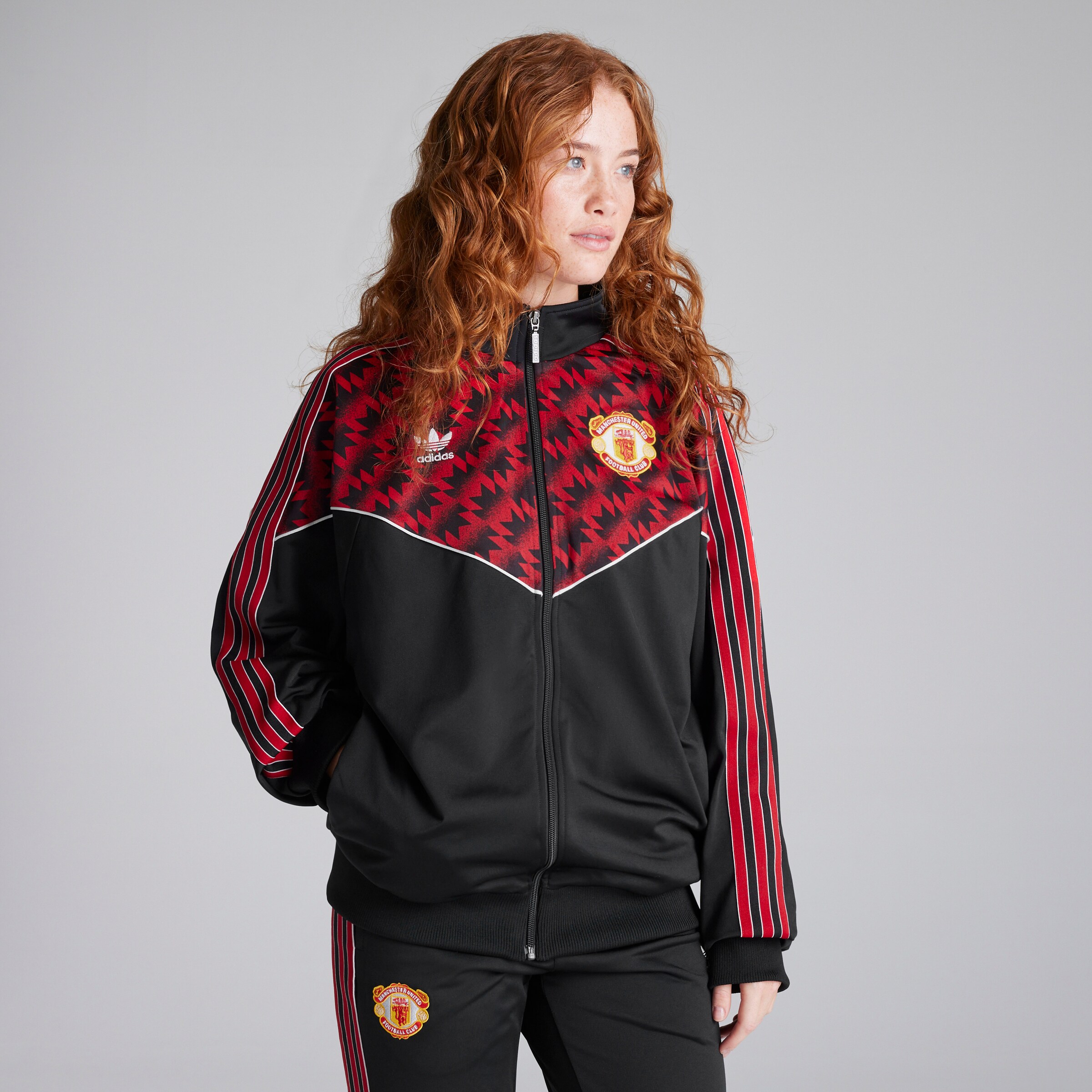 Manchester United x adidas Bring Back 1991 Track Top Black Black Detail [6-12]
