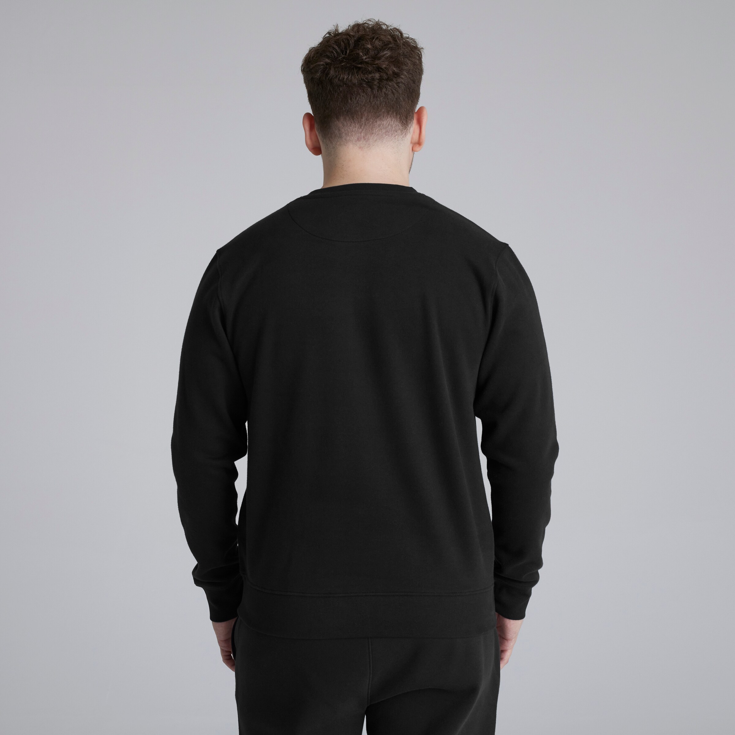 Manchester United Devil Essentials Sweatshirt Black Noir Détail [2-4]