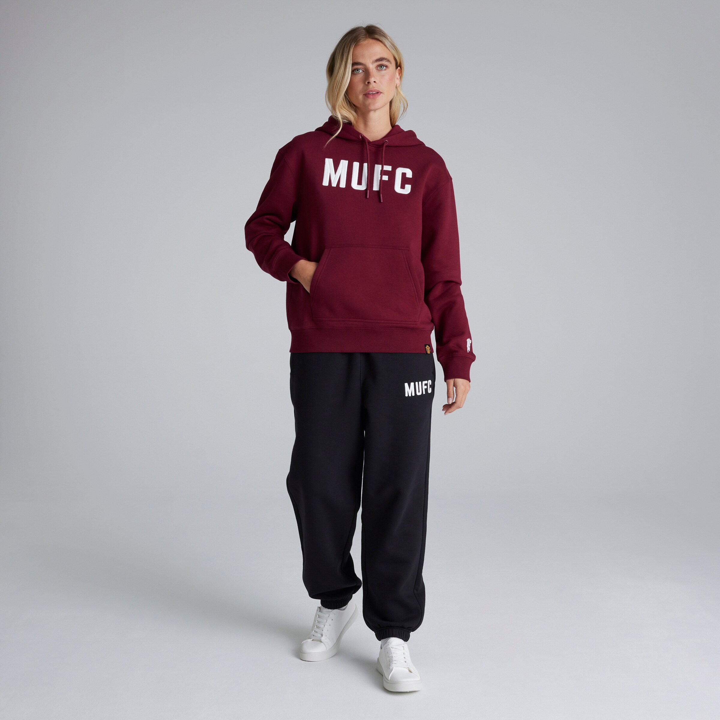 Manchester United Womens MUFC Overhead Hoodie Burgundy Red Detail [3-6]