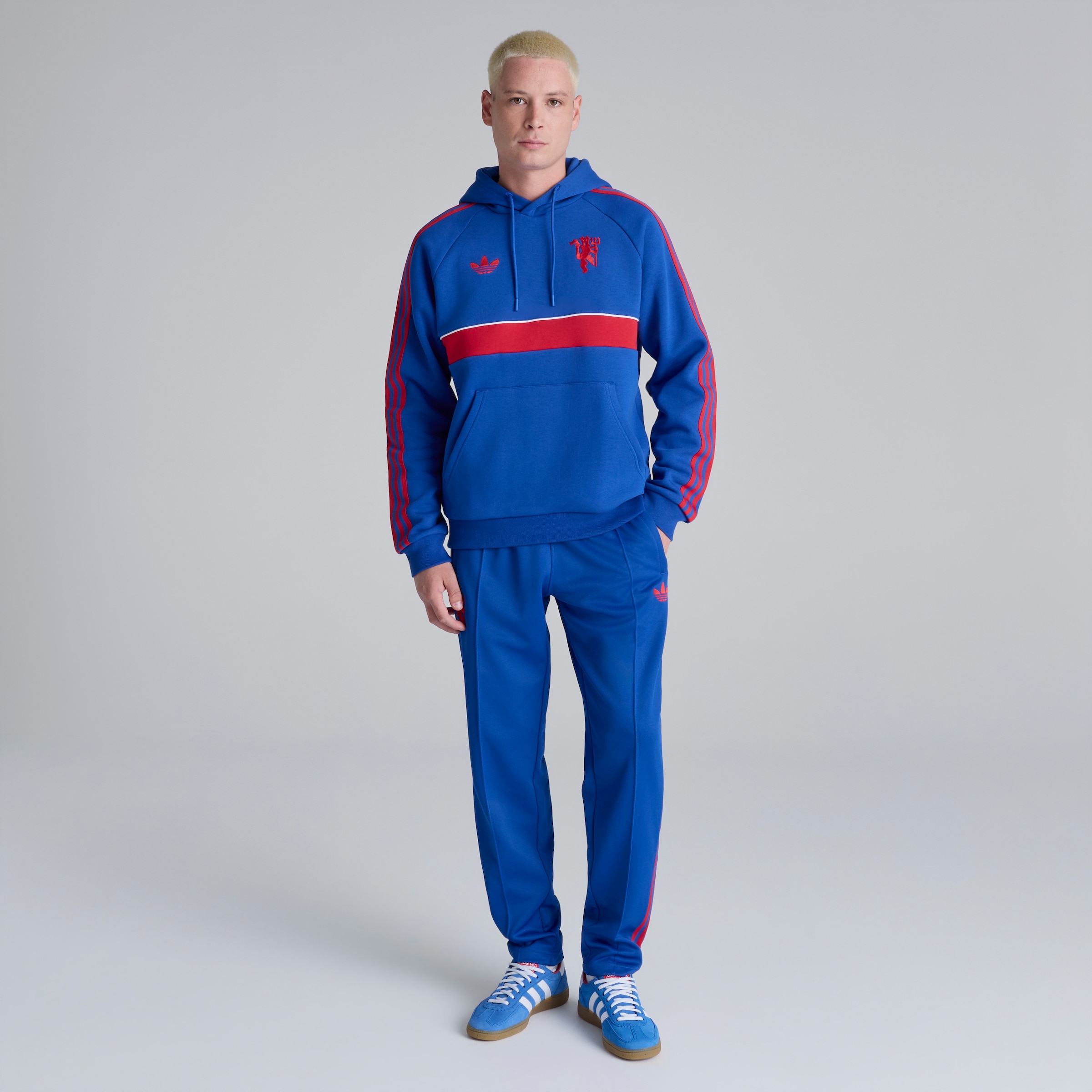 Manchester United x adidas Originals Hoodie Blue 蓝色 细节 [3-6]