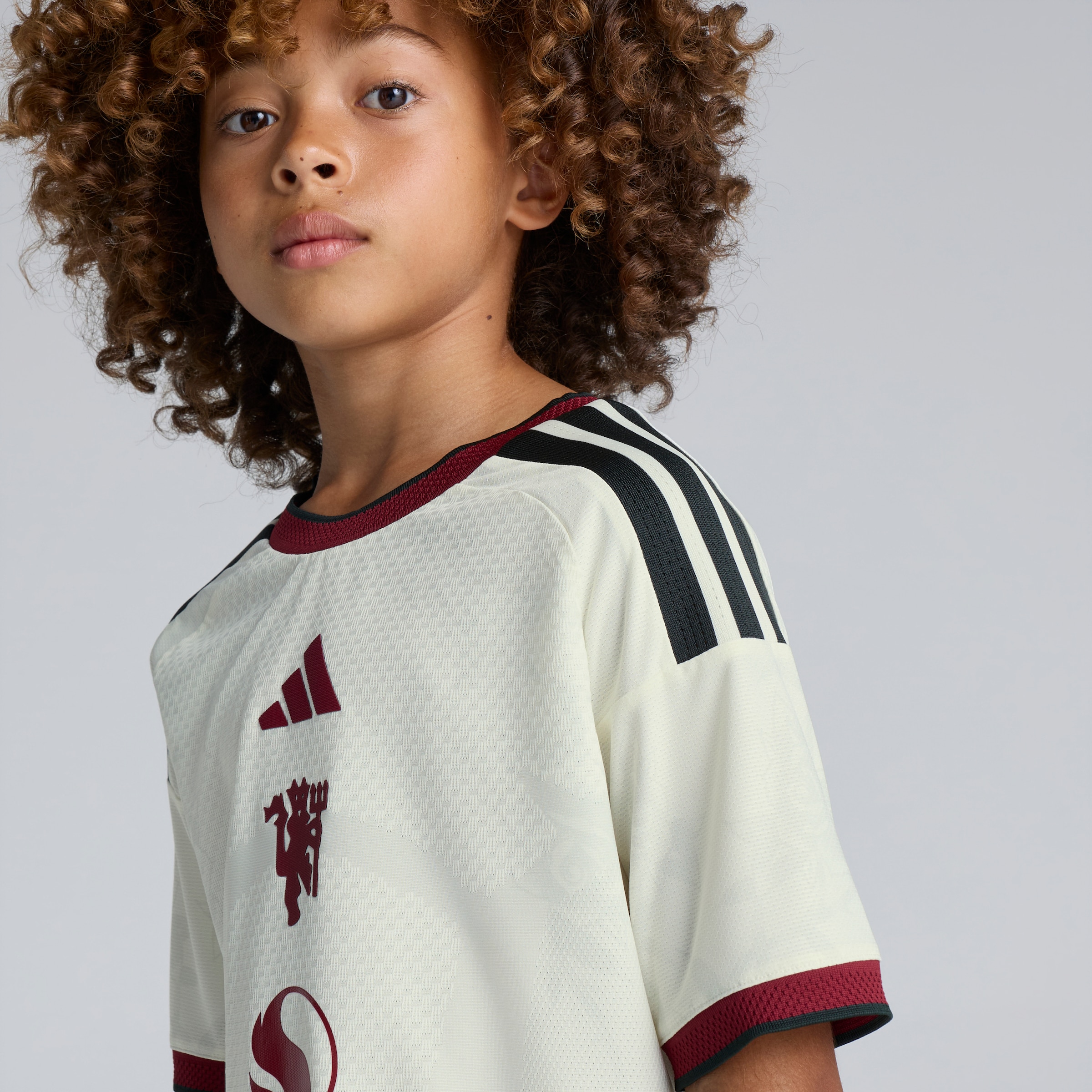 Manchester United Kids 26/27 Third Authentic Jersey Beige Detail [4-6]