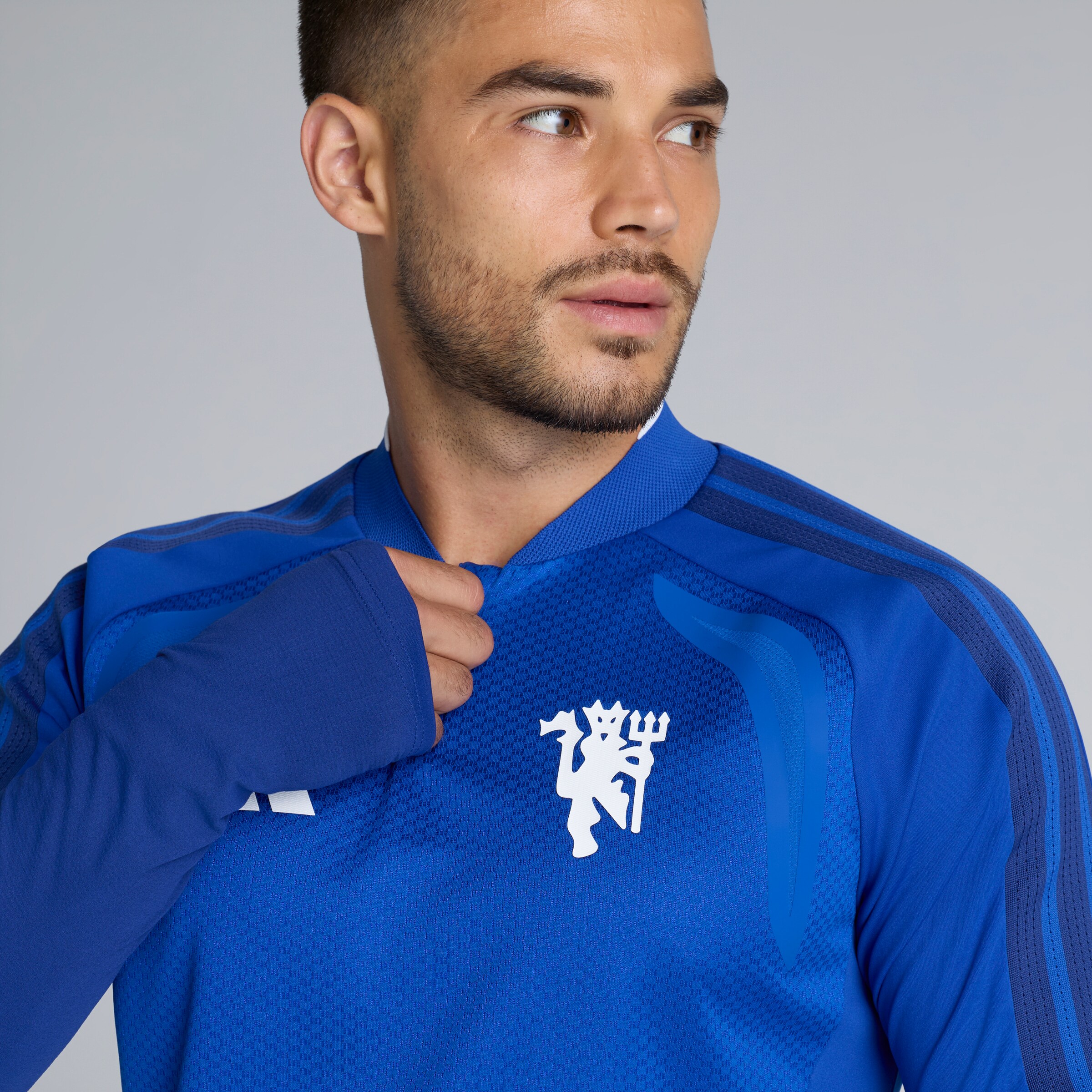 Manchester United 26/27 Cup Training Tiro Authentic Top Blue Blau Detail [7-7]