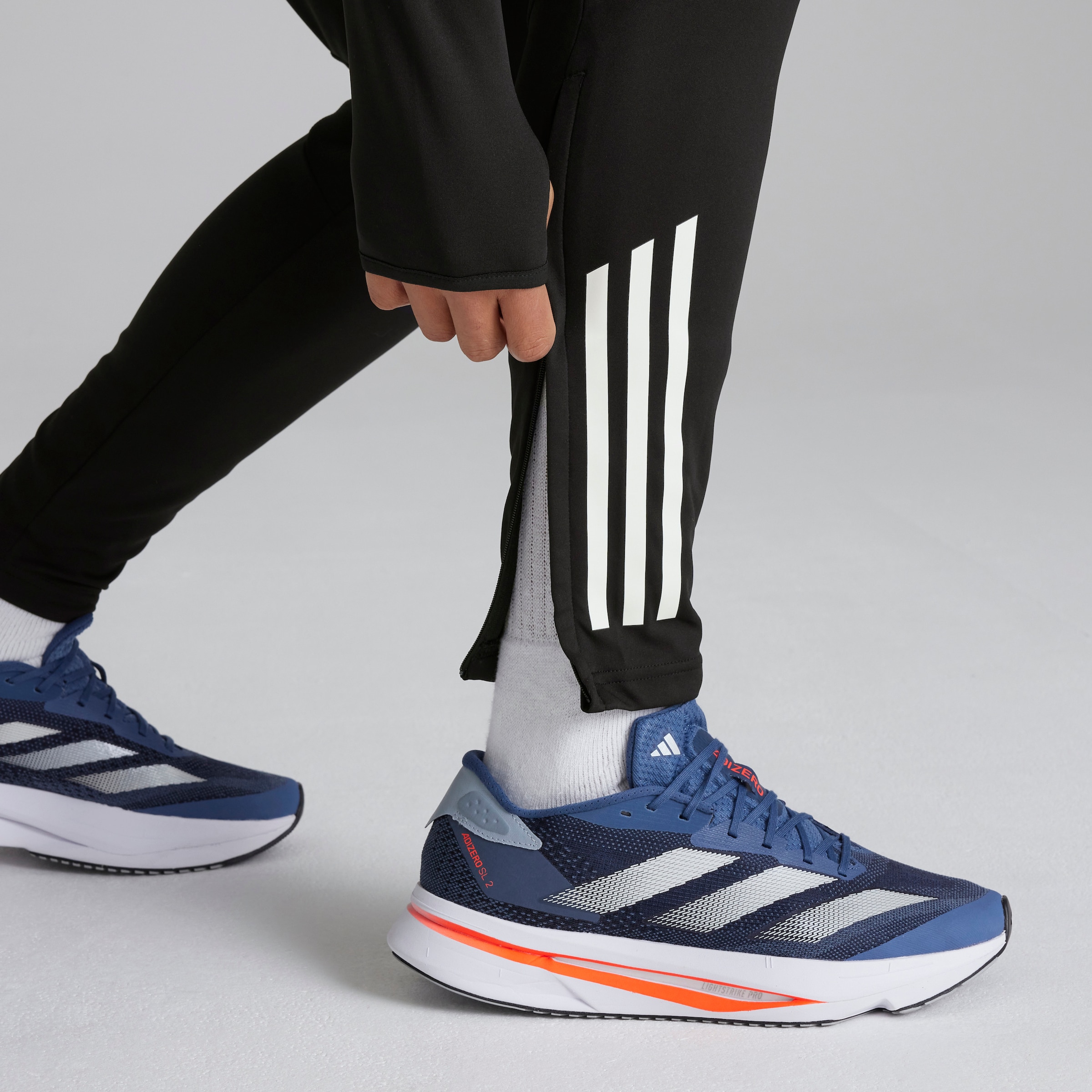 Manchester United Mens Training Tiro 24 Pants Black Black Detail [5-6]