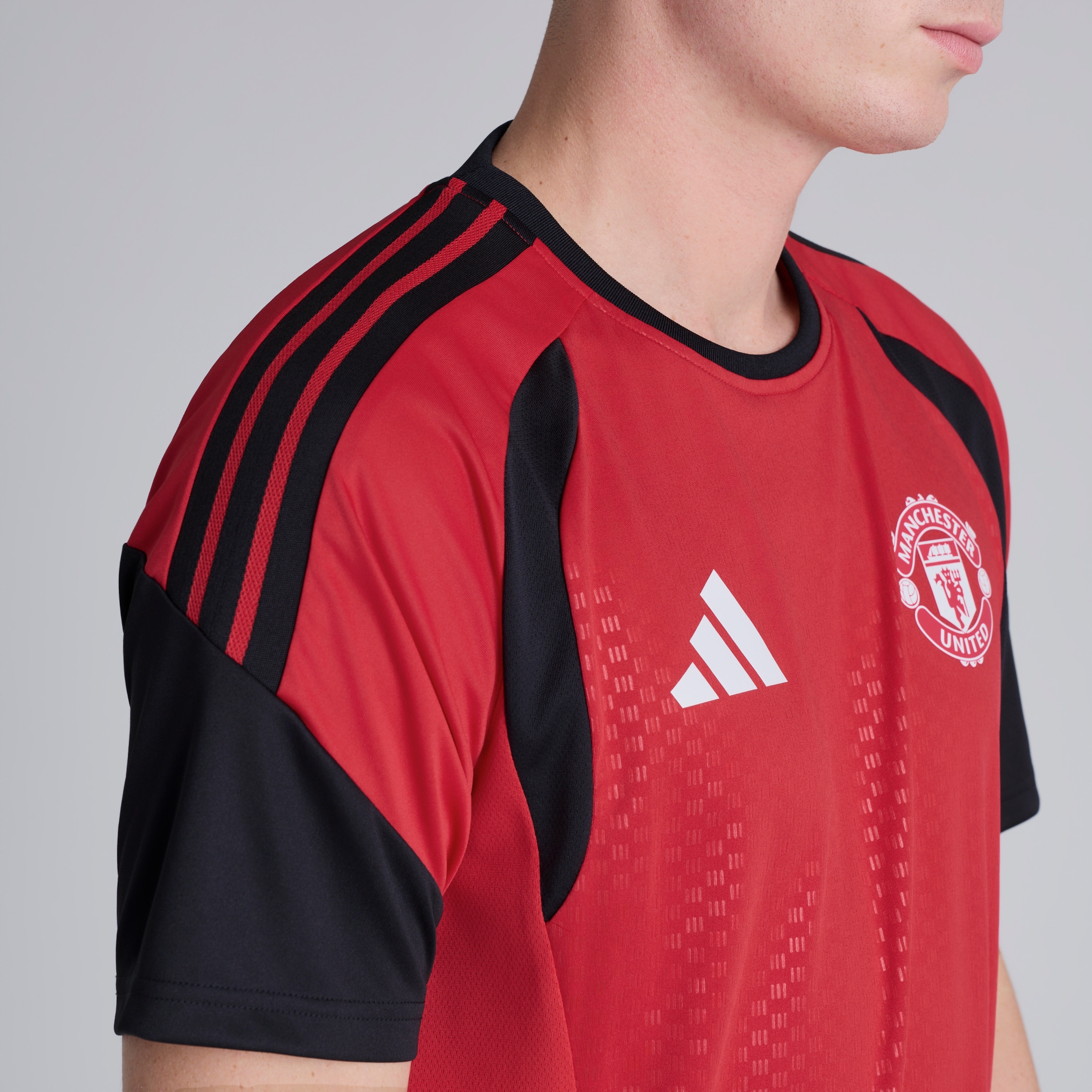 Manchester United 26/27 Training Tiro Jersey Red Red Detail [6-6]
