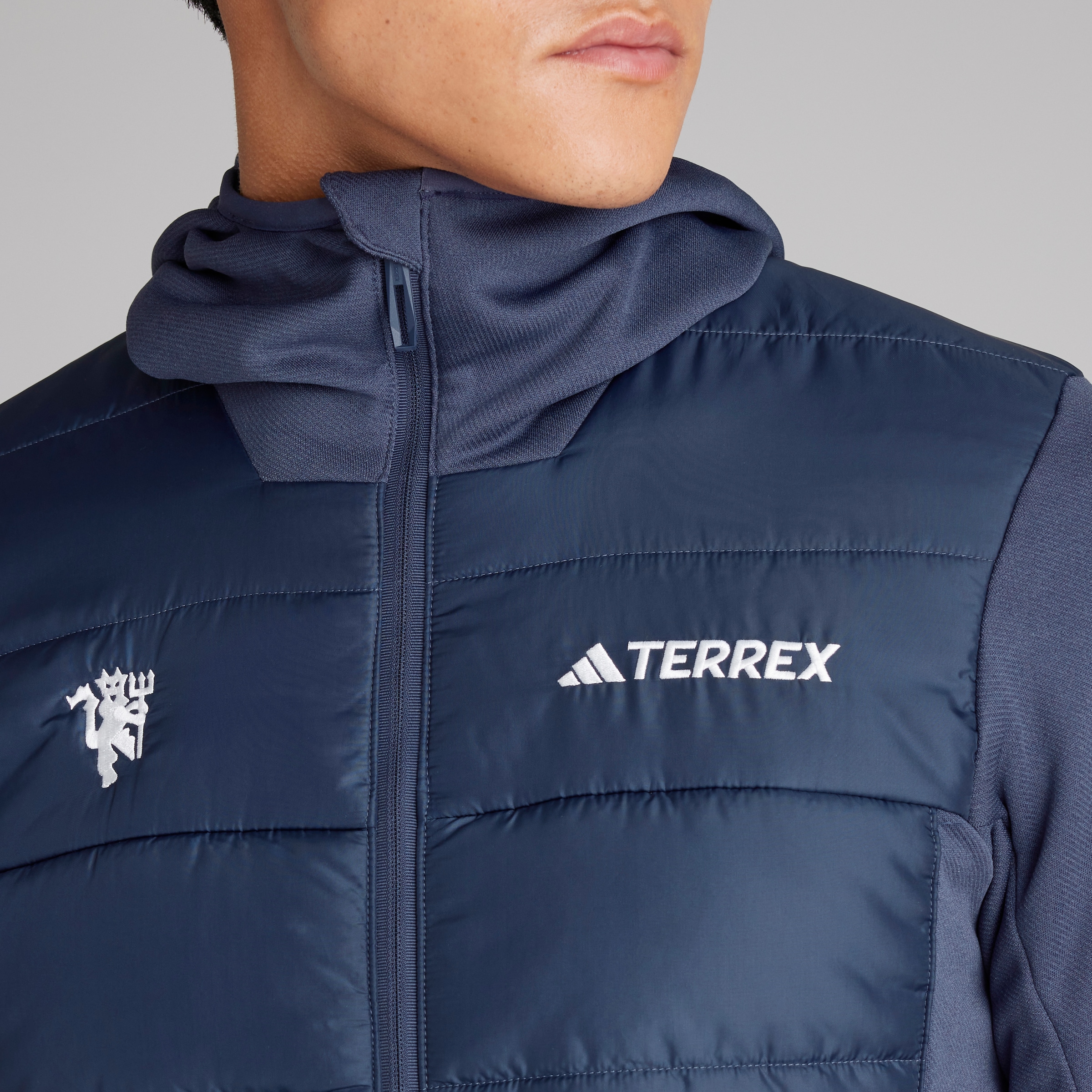 Manchester United x adidas Mens Terrex Multi Hybrid Insulated Jacket Navy Navy blue Detail [5-5]