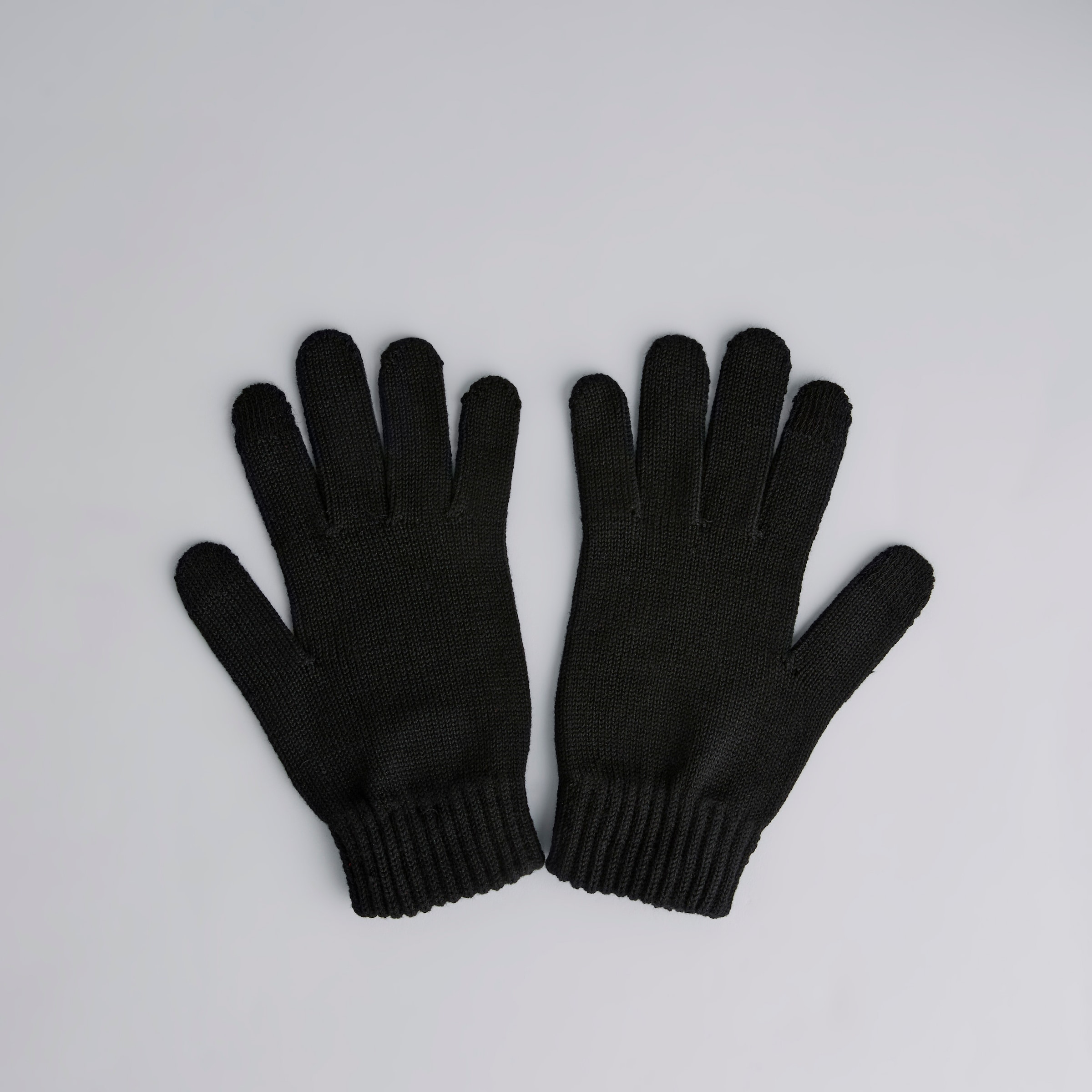 Manchester United x adidas Gloves Black Detail [2-4]