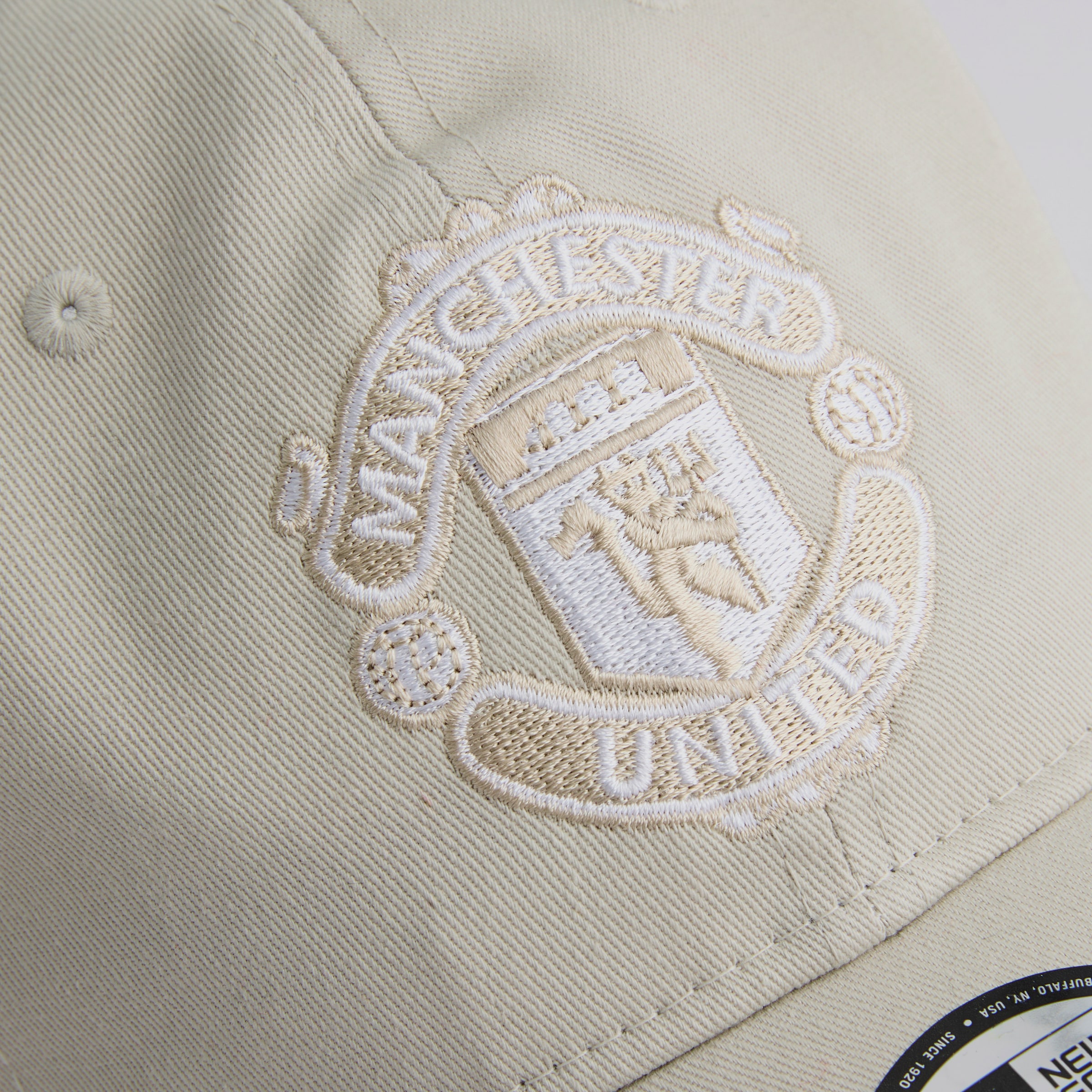 Manchester United x New Era 9Twenty Tonal Cap Stone Beige Detail [5-5]