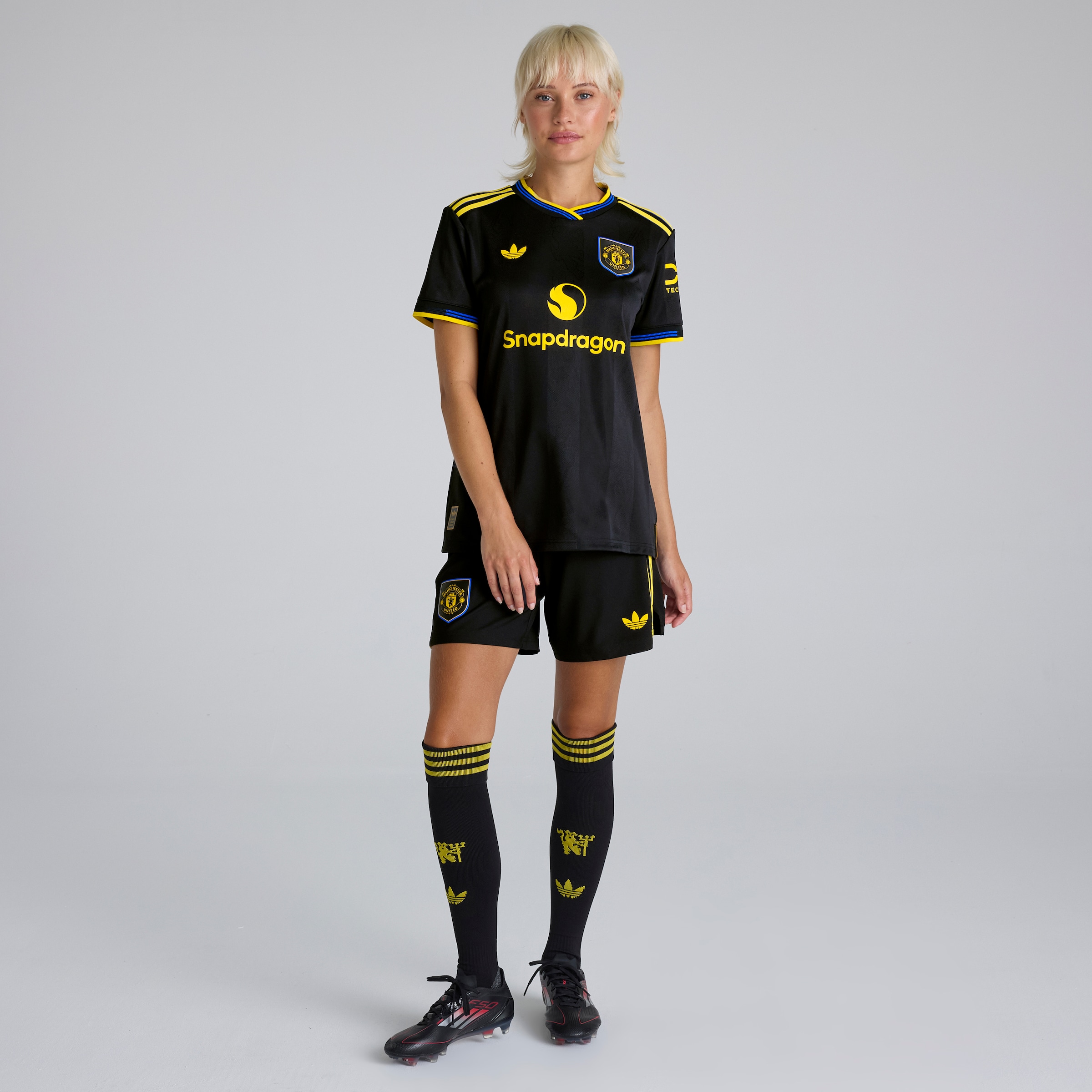 Manchester United 25/26 Womens Third Authentic Shorts Black Black Detail [3-6]