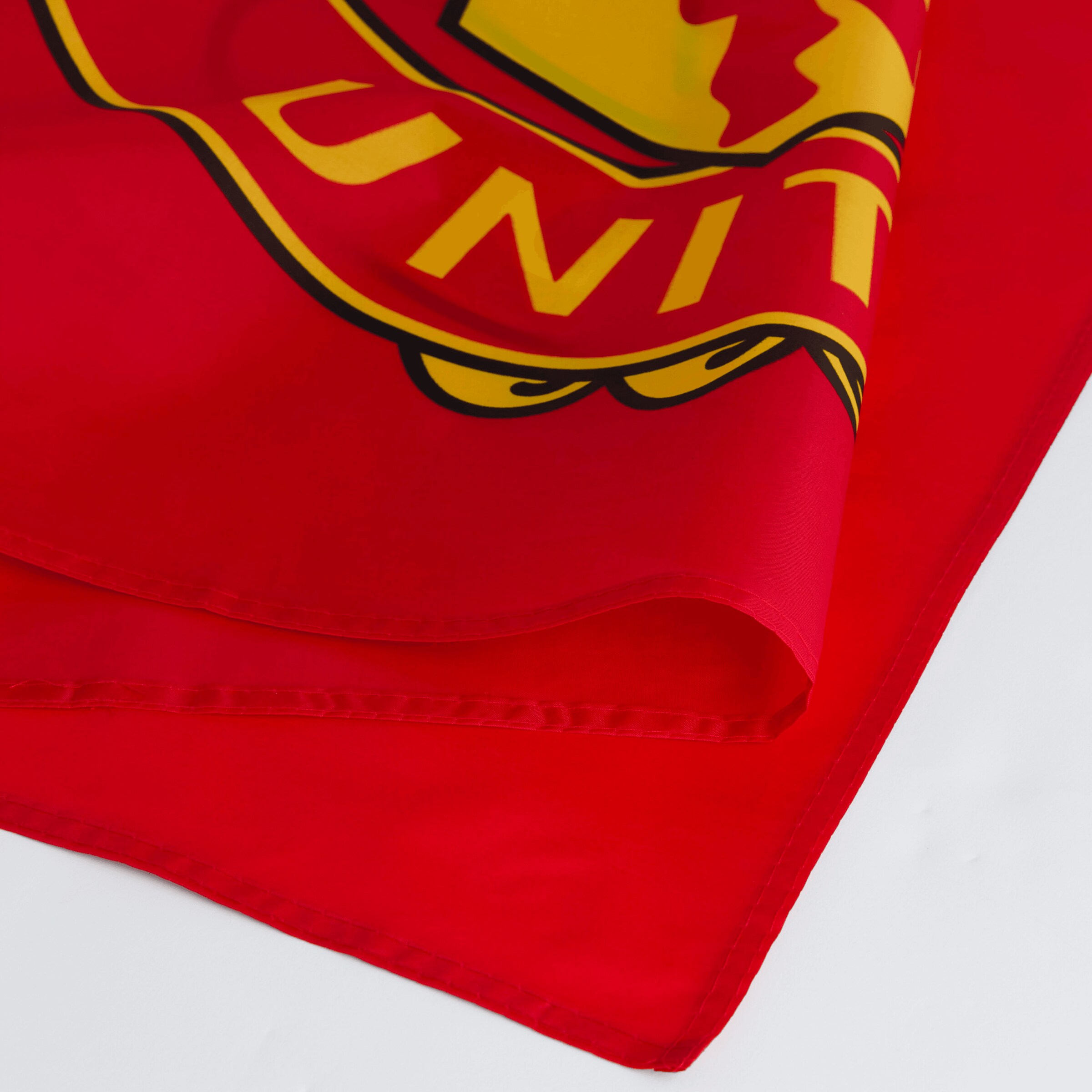 Manchester United Core Crest Flag Red Red Detail [3-4]