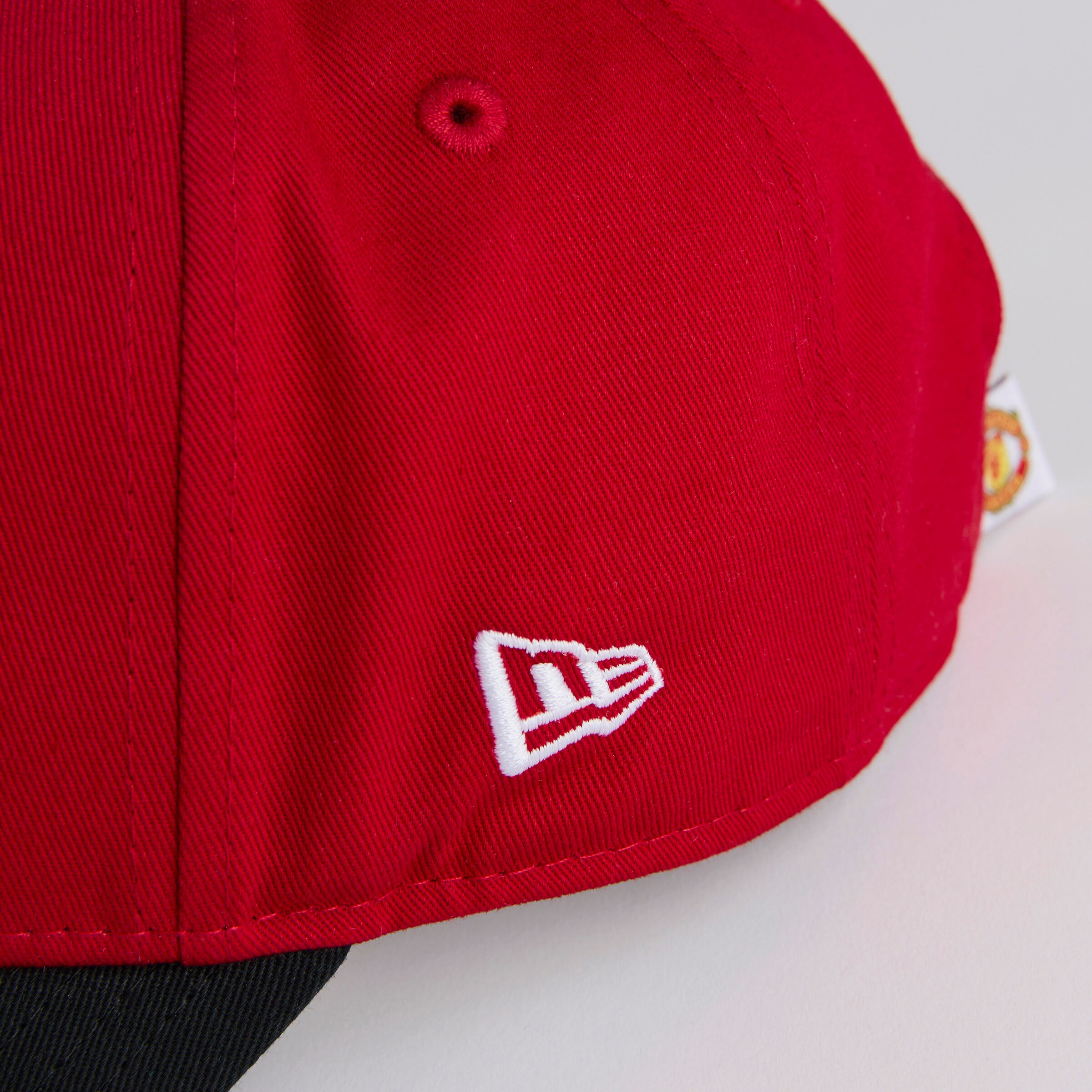 Manchester United x New Era Kids Fred the Red 9Forty Cap Red Red Detail [4-4]