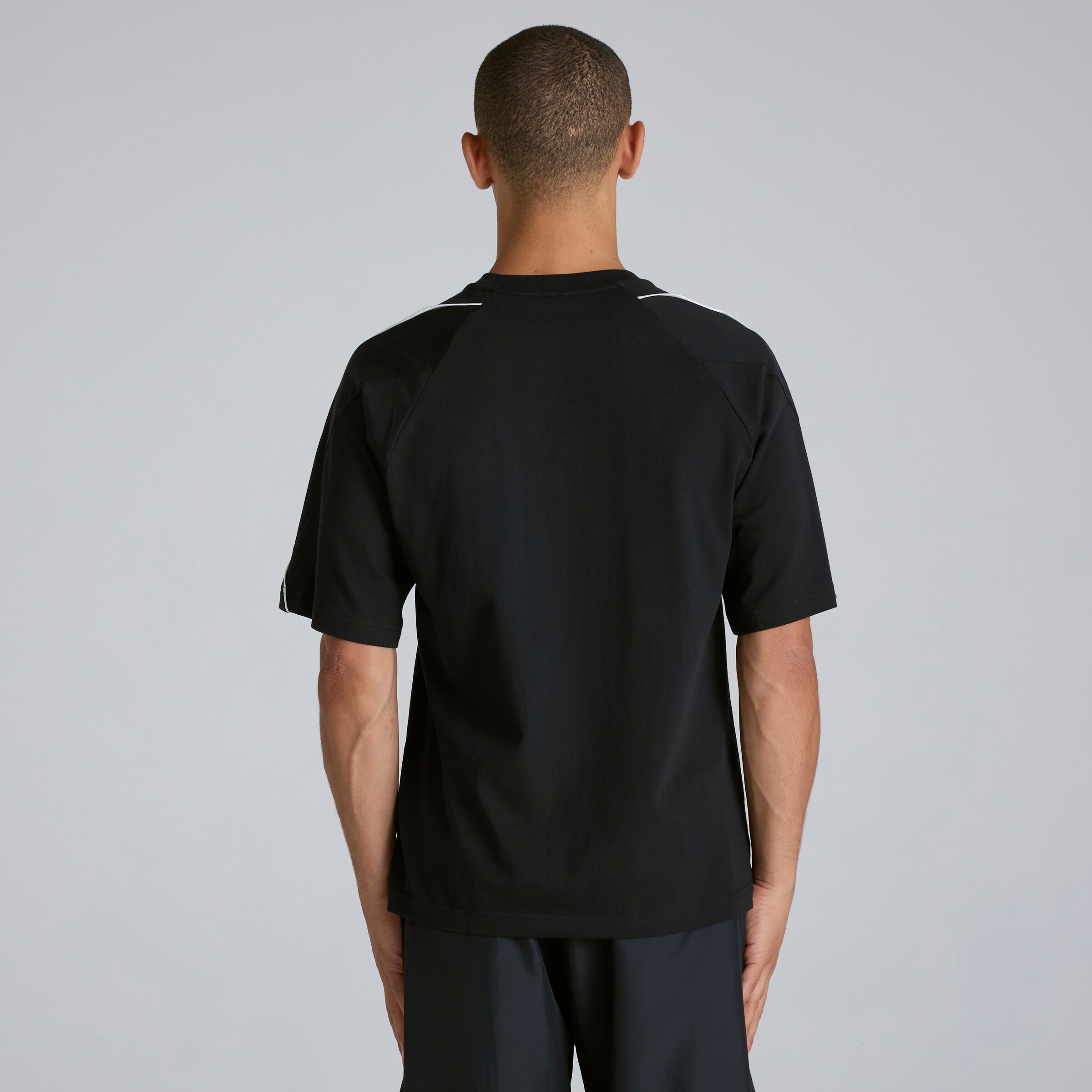 Manchester United x adidas Stadium T-Shirt Black Black Detail [2-5]