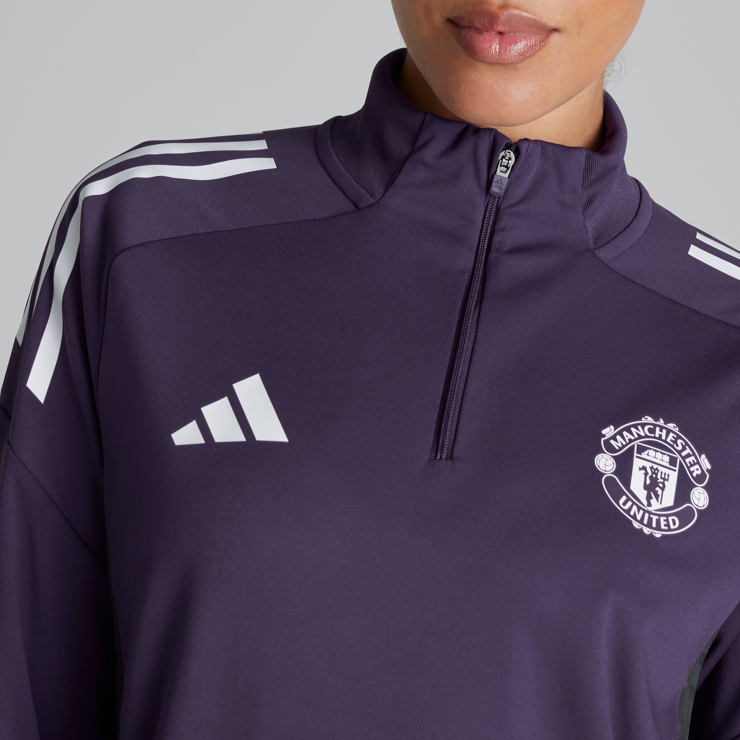 Manchester United Tiro 25 Competition Training Top Purple Detail [4-5]