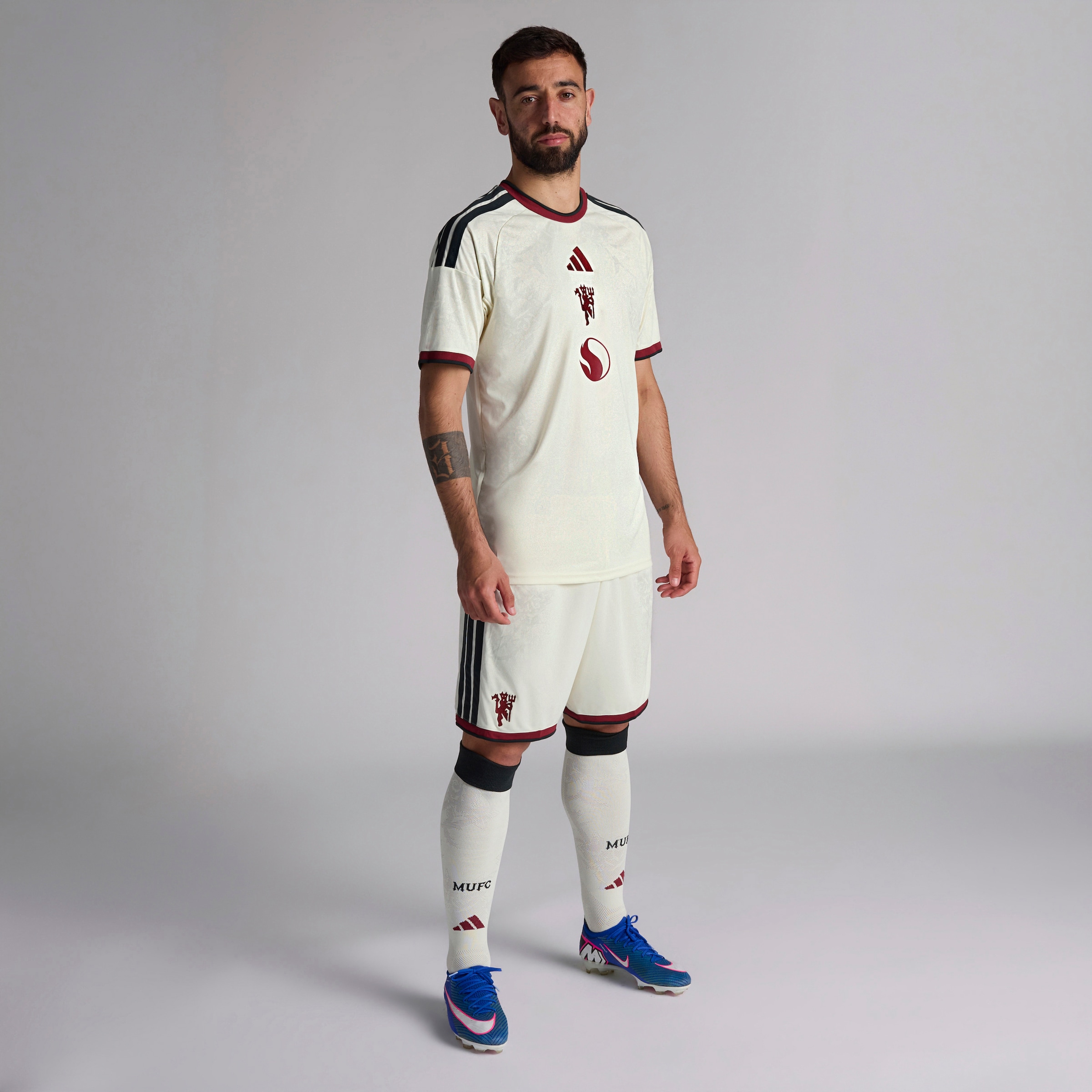 Manchester United 26/27 Third Jersey Beige Detail [3-5]
