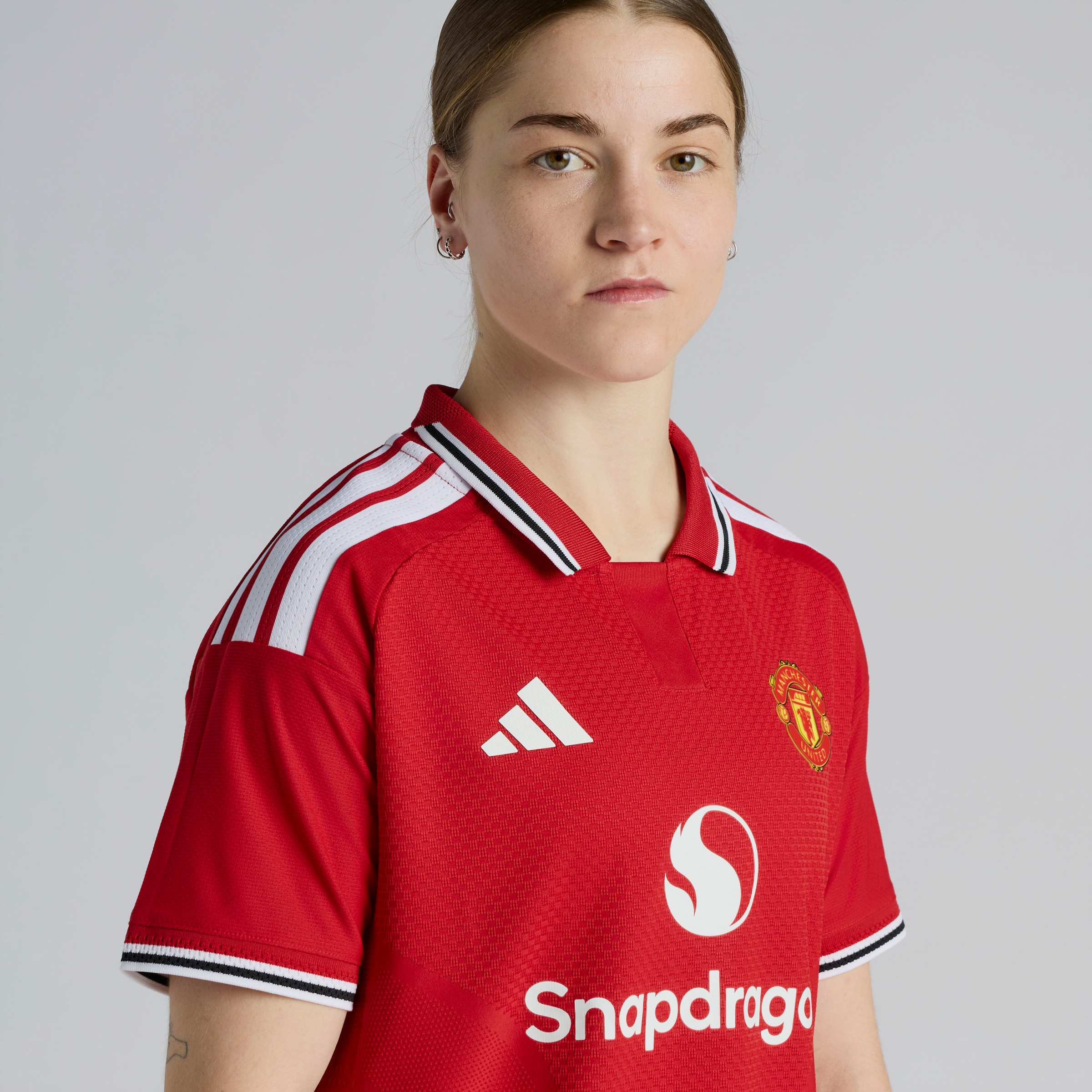Manchester United Womens 26/27 Home Authentic Jersey 红色 细节 [4-6]