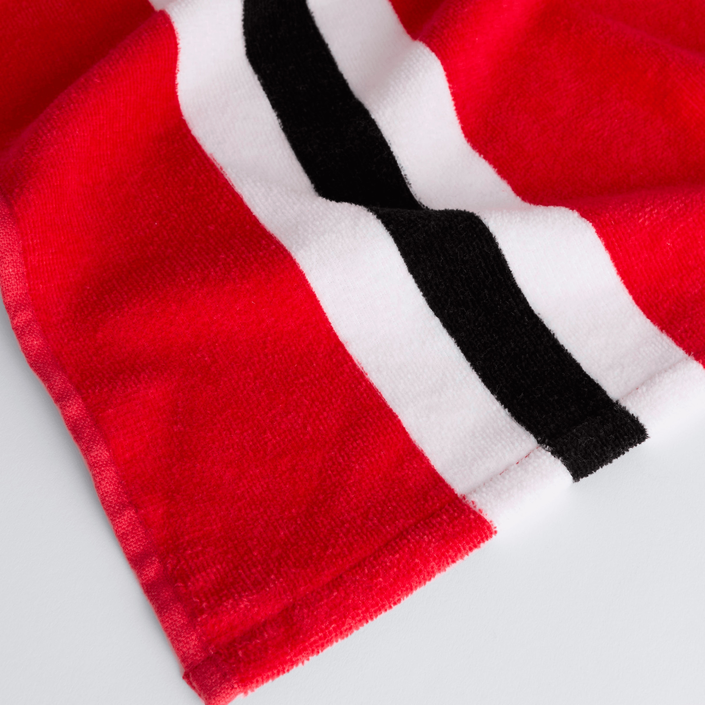 Manchester United Core Towel Red Red Detail [3-4]