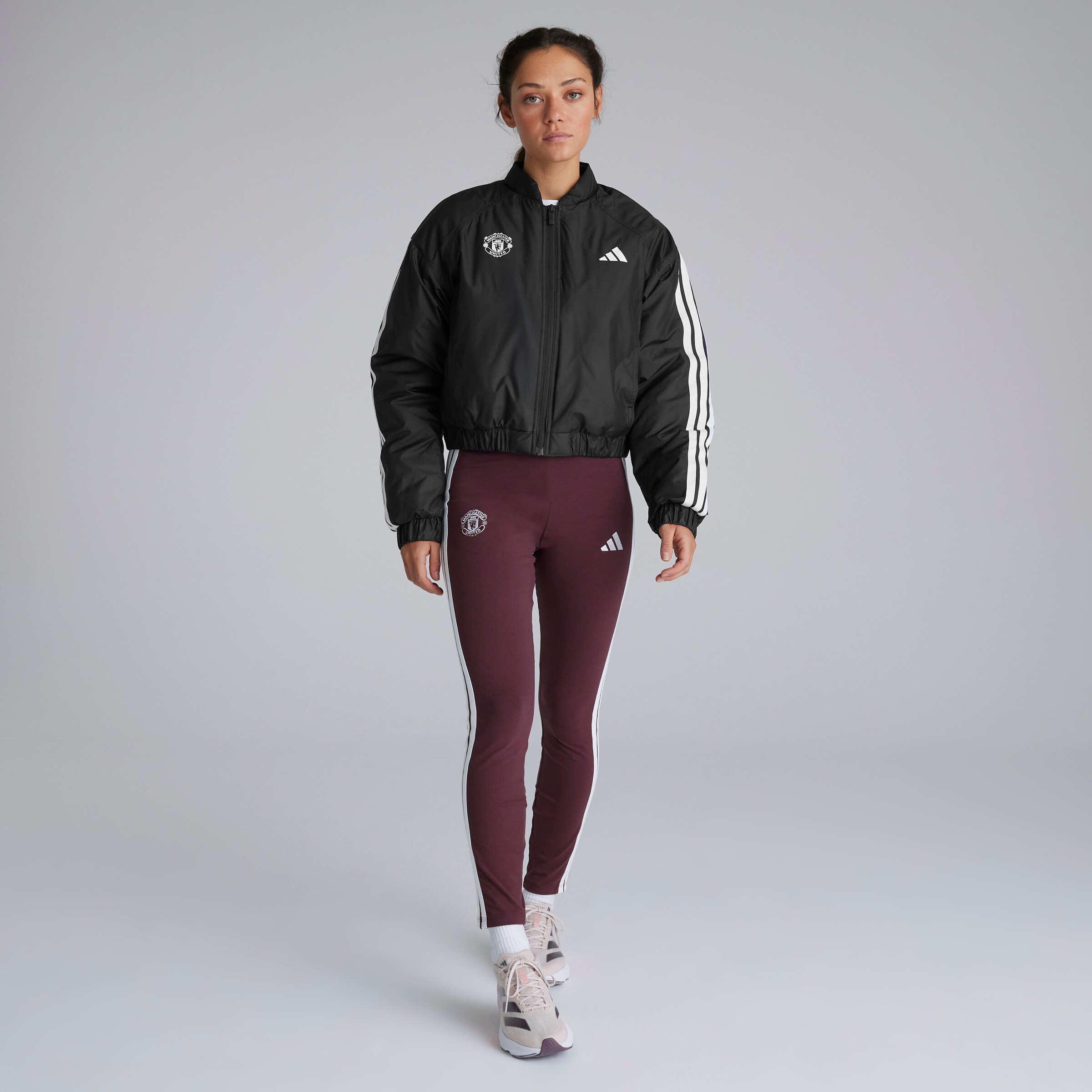Manchester United x adidas Womens Essentials 3S Insulated Cropped Bomber Jacket Black 黑色 细节 [3-5]