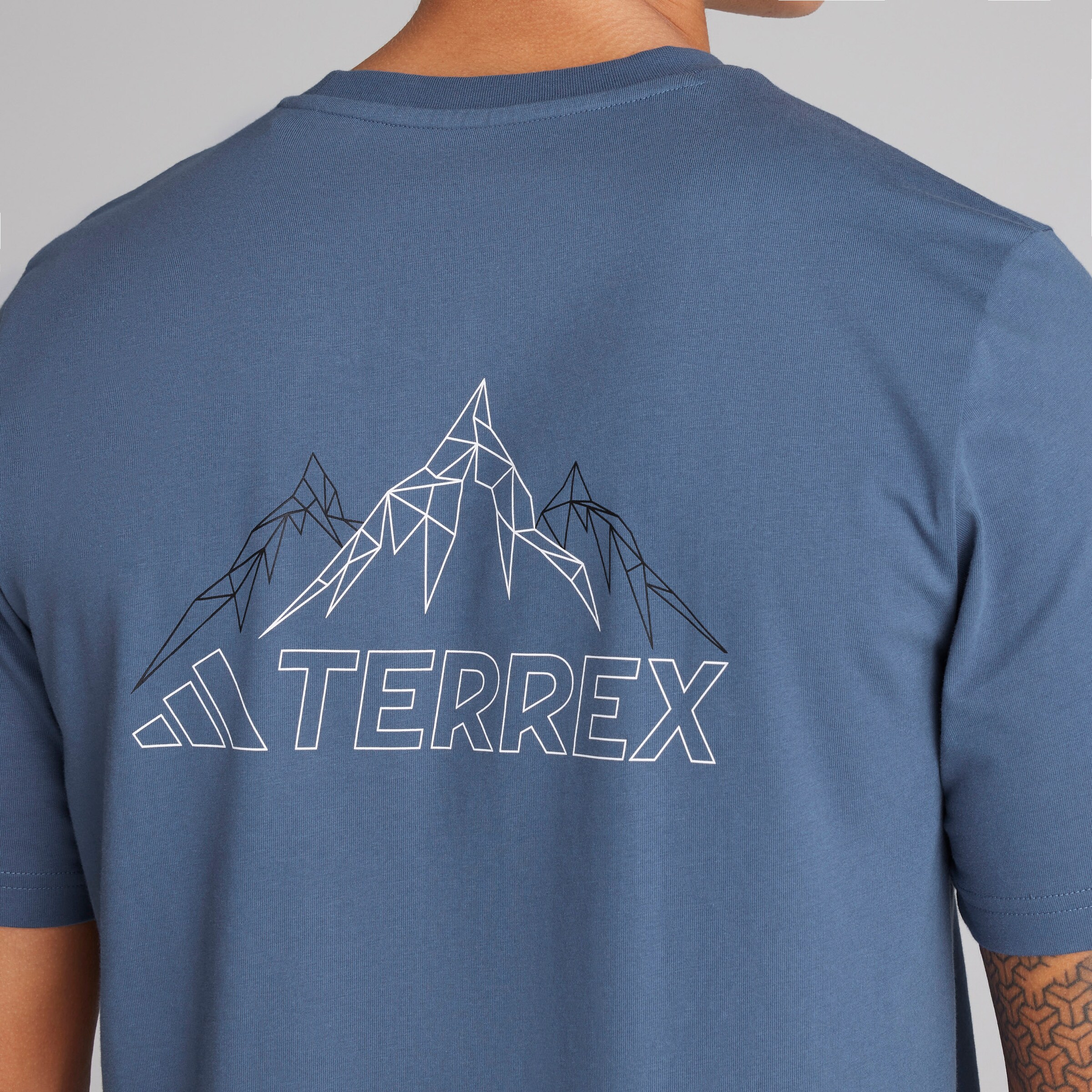 Manchester United x adidas Mens Terrex Graphic T-Shirt Blue Blue Detail [5-5]