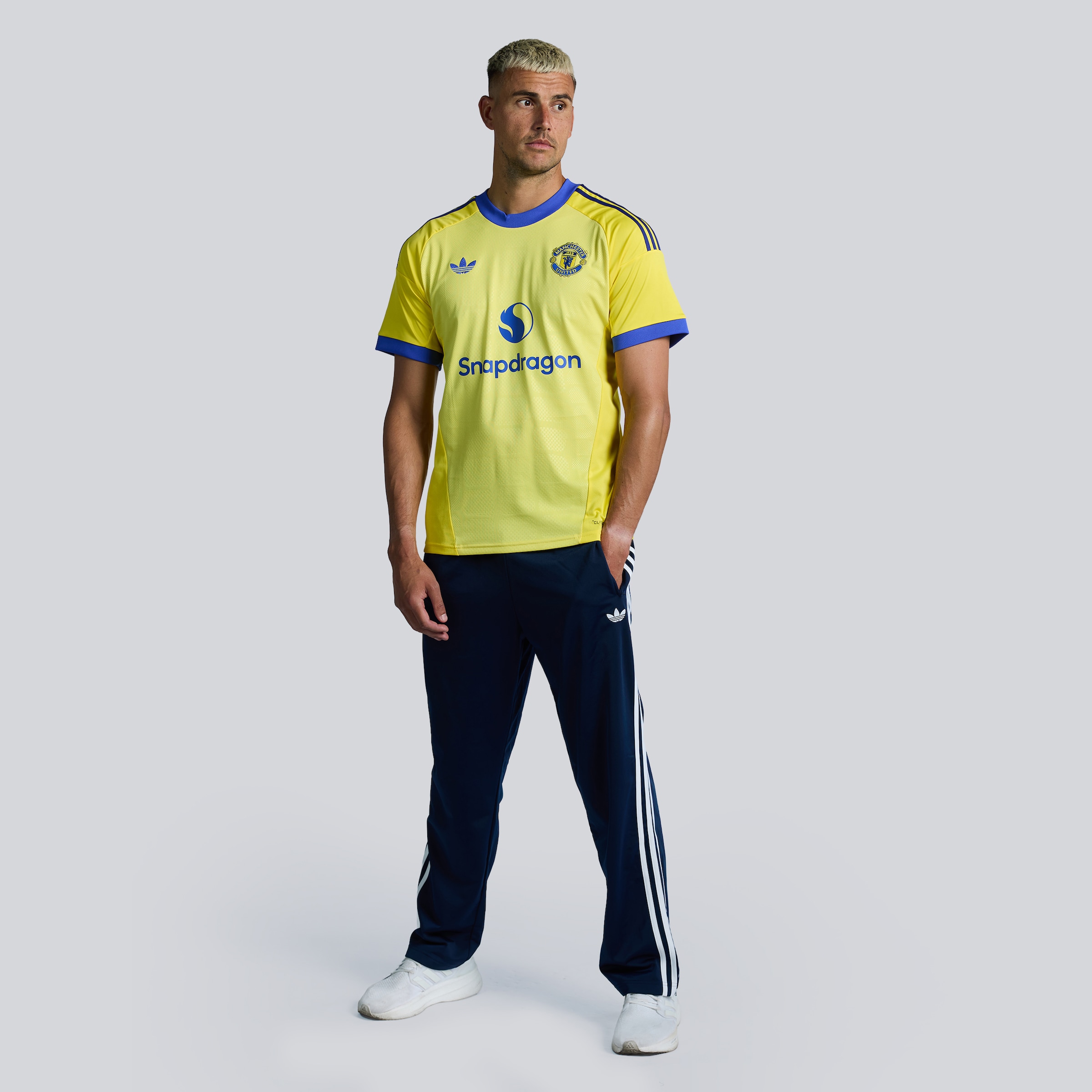 Manchester United 26/27 Away Goalkeeper Short Sleeve Jersey Yellow Jaune Détail [3-5]