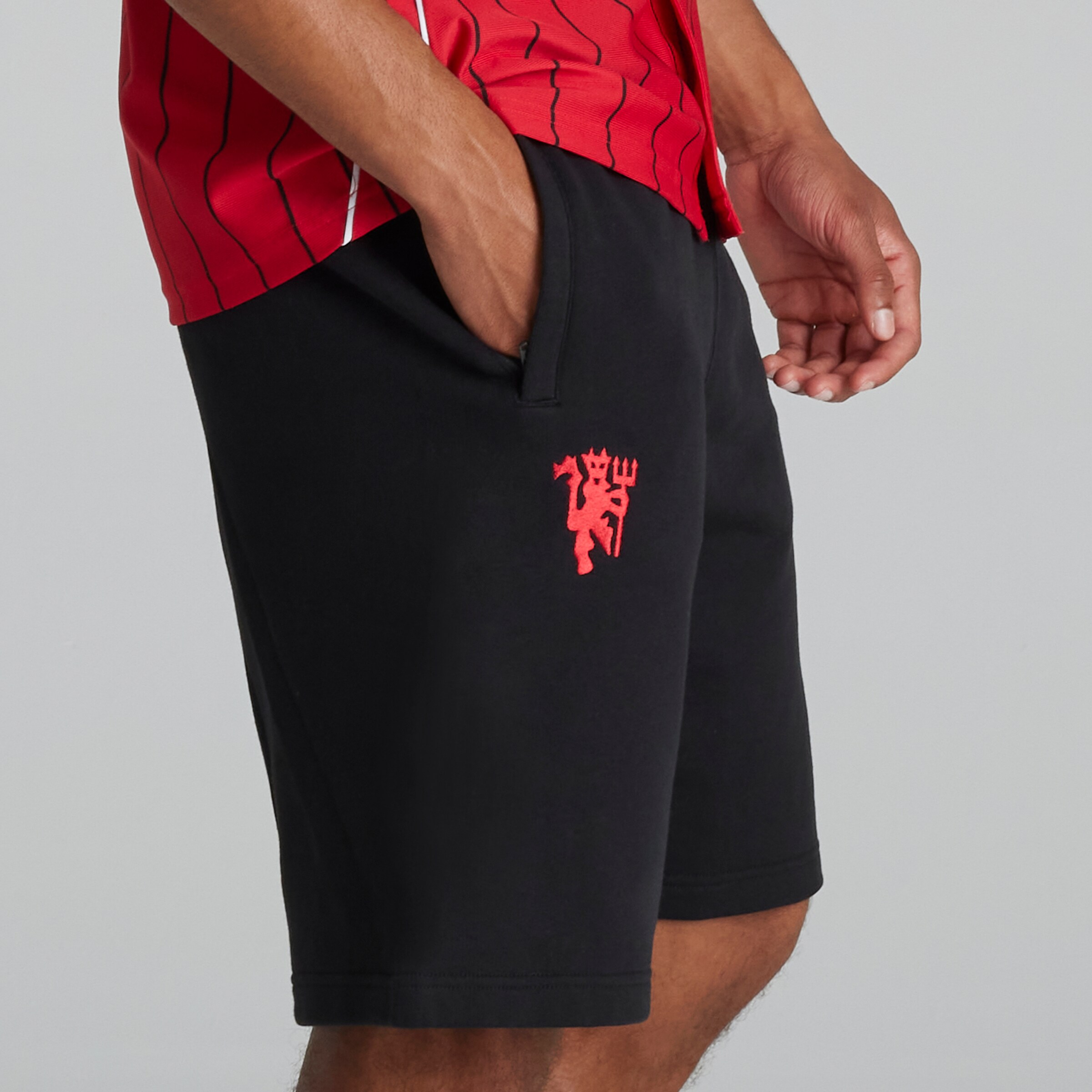 Manchester United x adidas US Pack Shorts Black Black Detail [4-6]