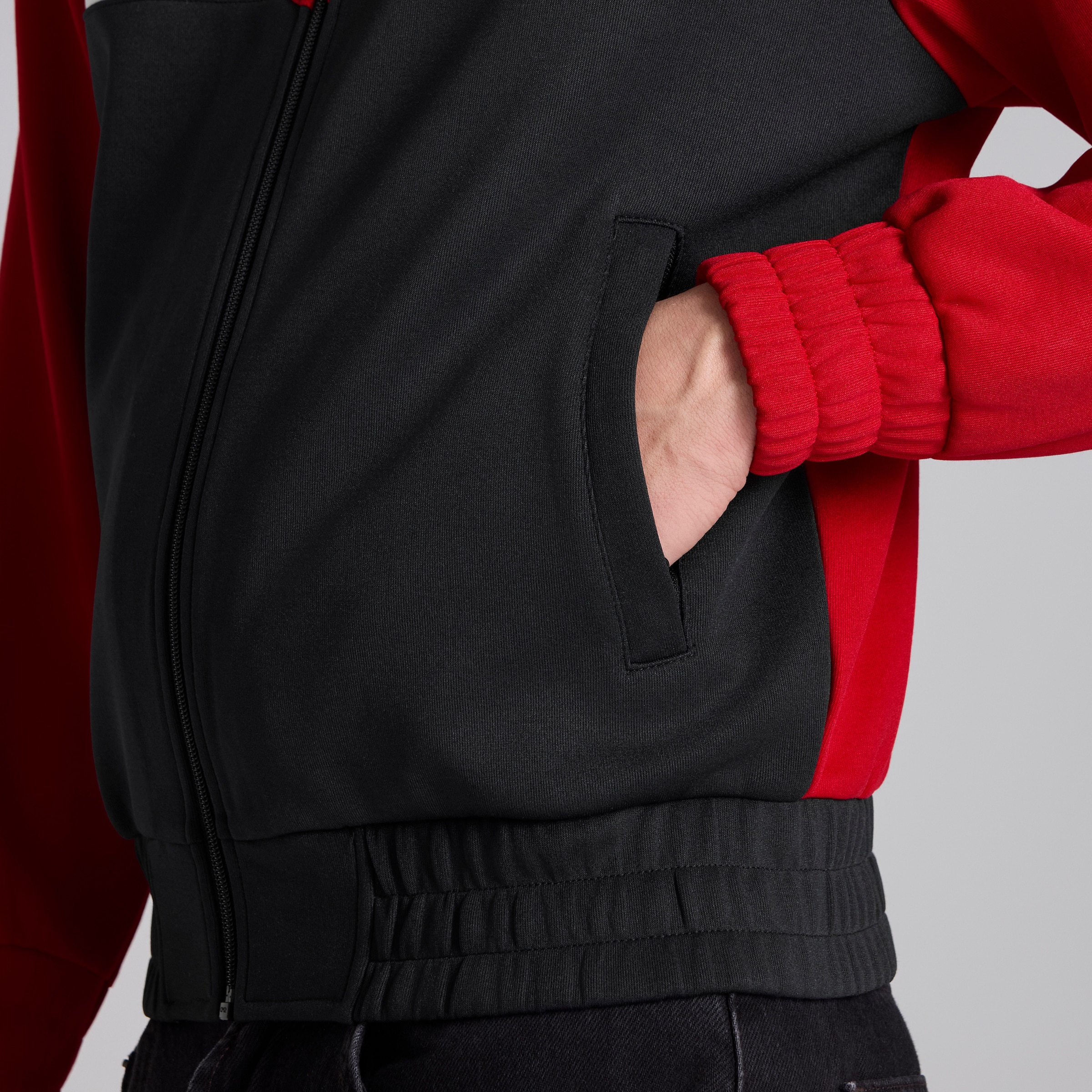 Manchester United Block Retro Track Jacket Red Red Detail [4-5]