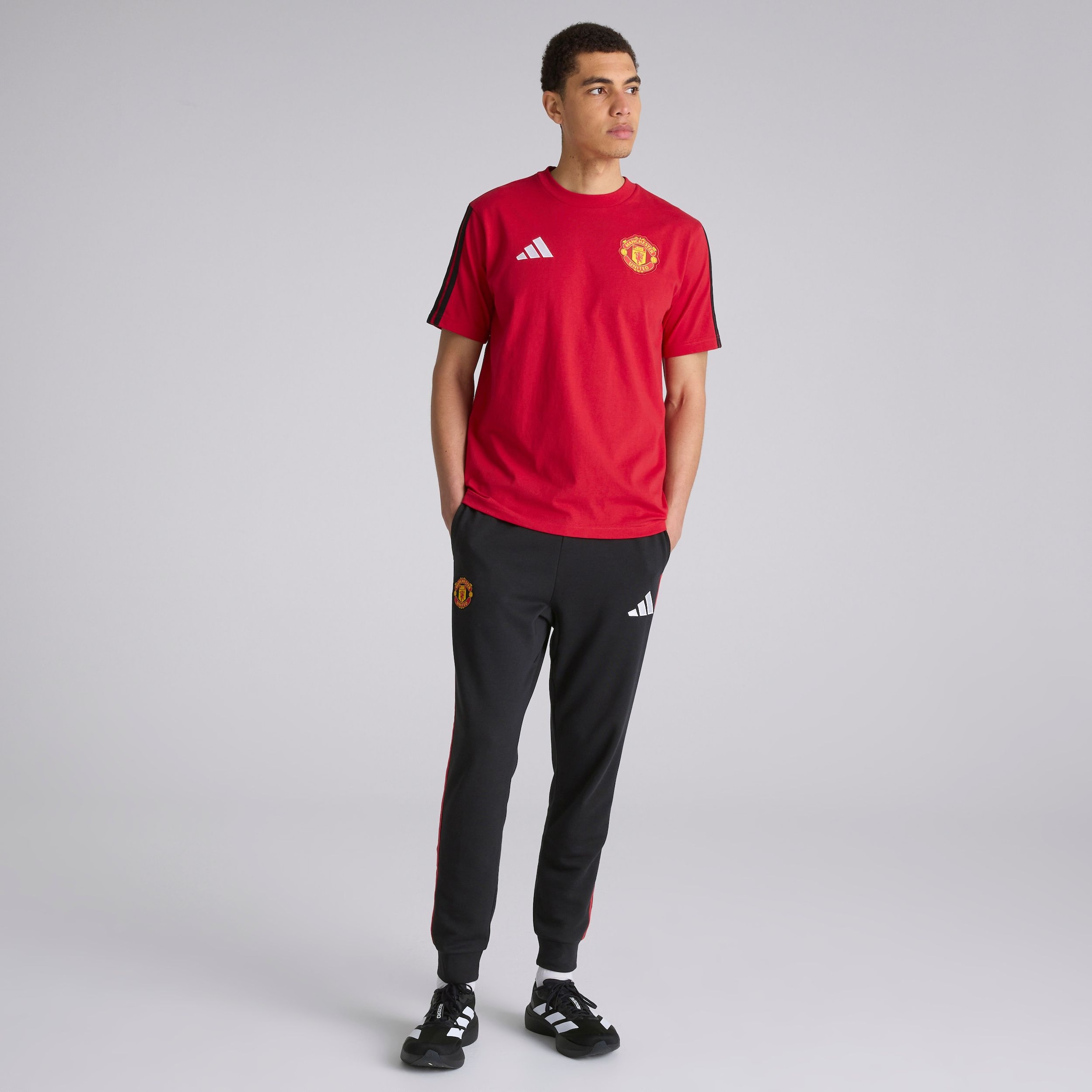 Manchester United x adidas DNA Track Pants Black Noir Détail [3-5]