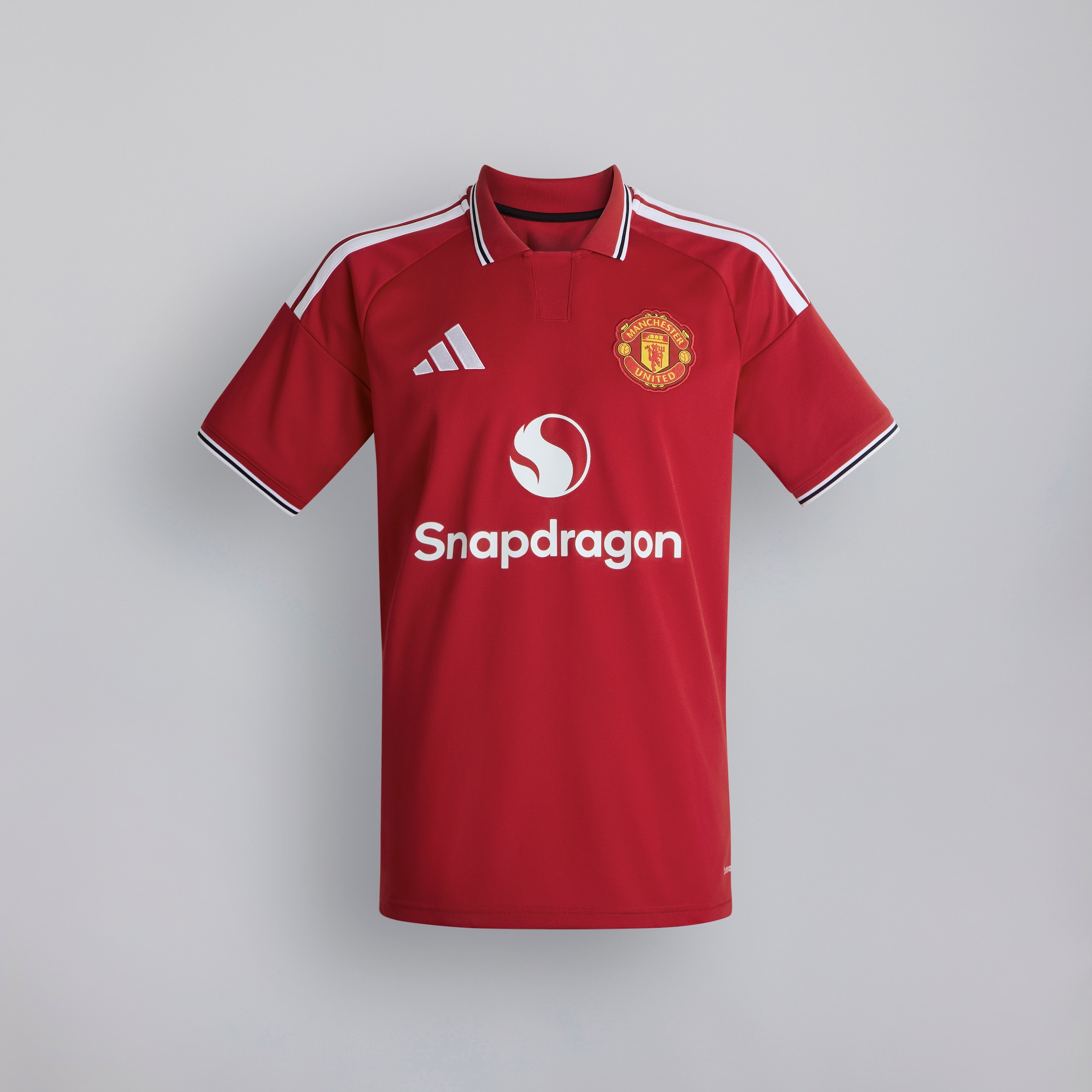 Manchester United 26/27 Home Jersey with Cunha 10 EPL Printing & Badge Rouge Détail [2-6]