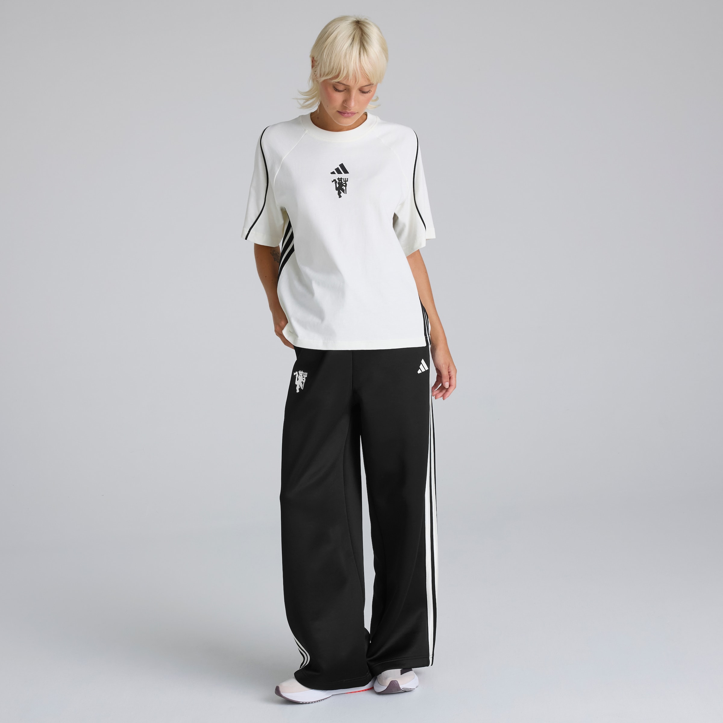 Manchester United x adidas Womens Stadium Track Pants Black Black Detail [3-6]