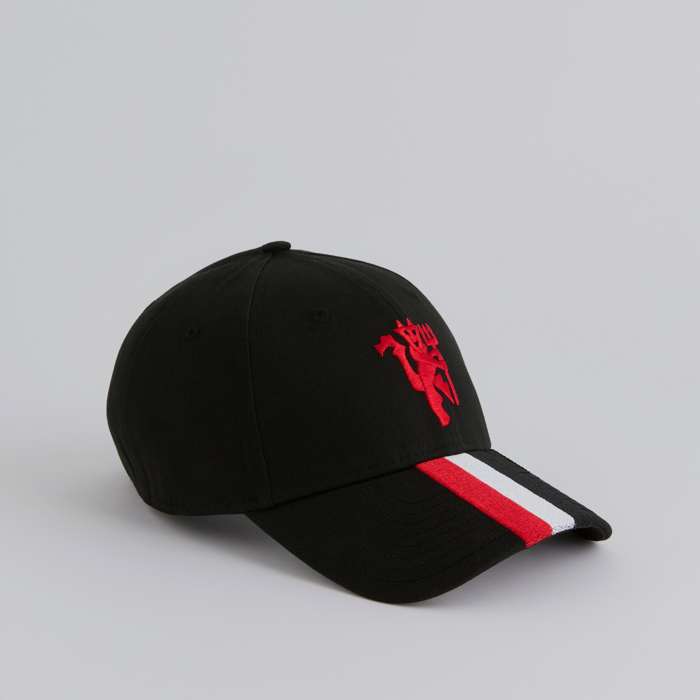 Manchester United x New Era Fan Flag Visor 9 Forty Cap Black Black Detail [2-5]