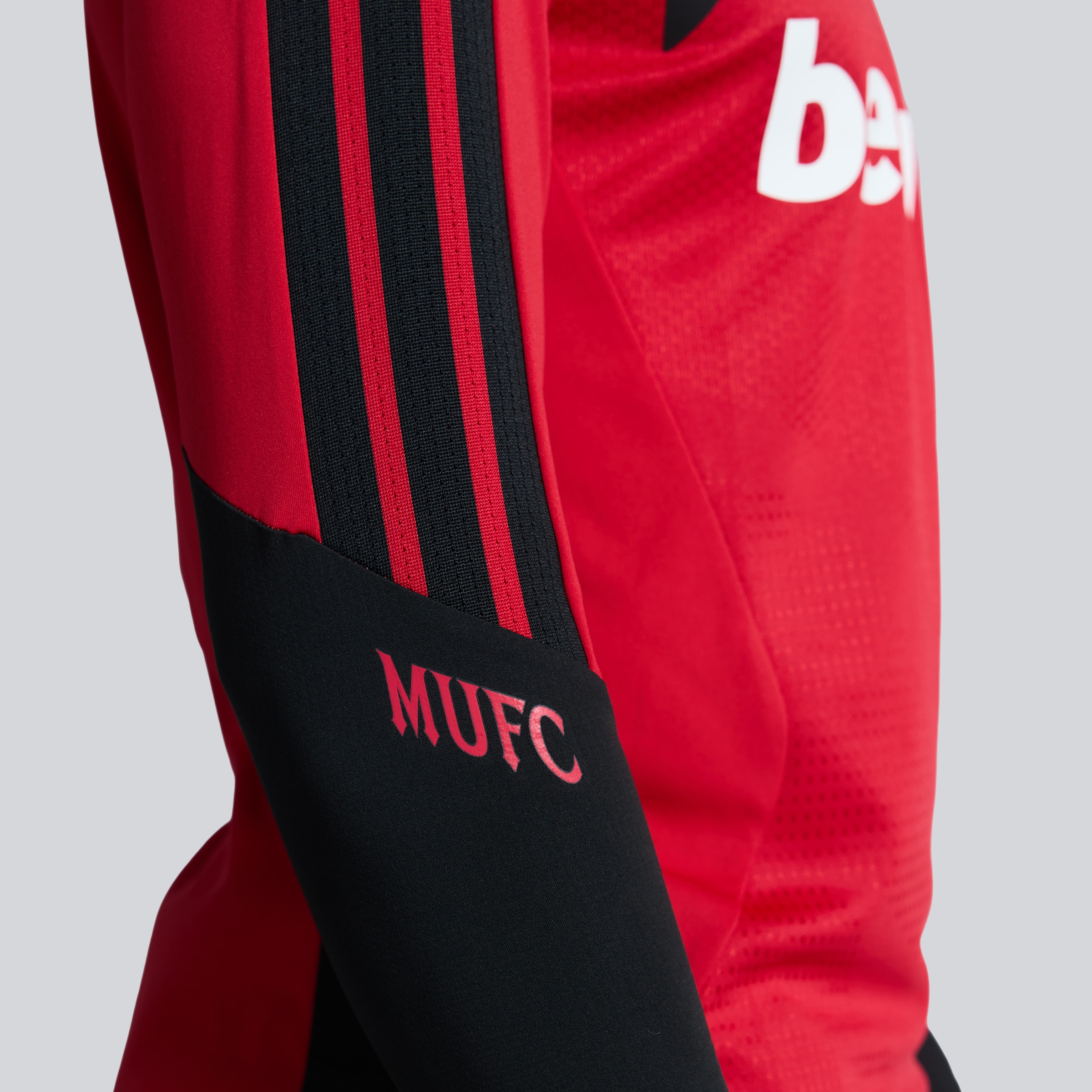 Manchester United 26/27 Training Tiro Authentic Top Red (Sponsored) Red Detail [5-6]