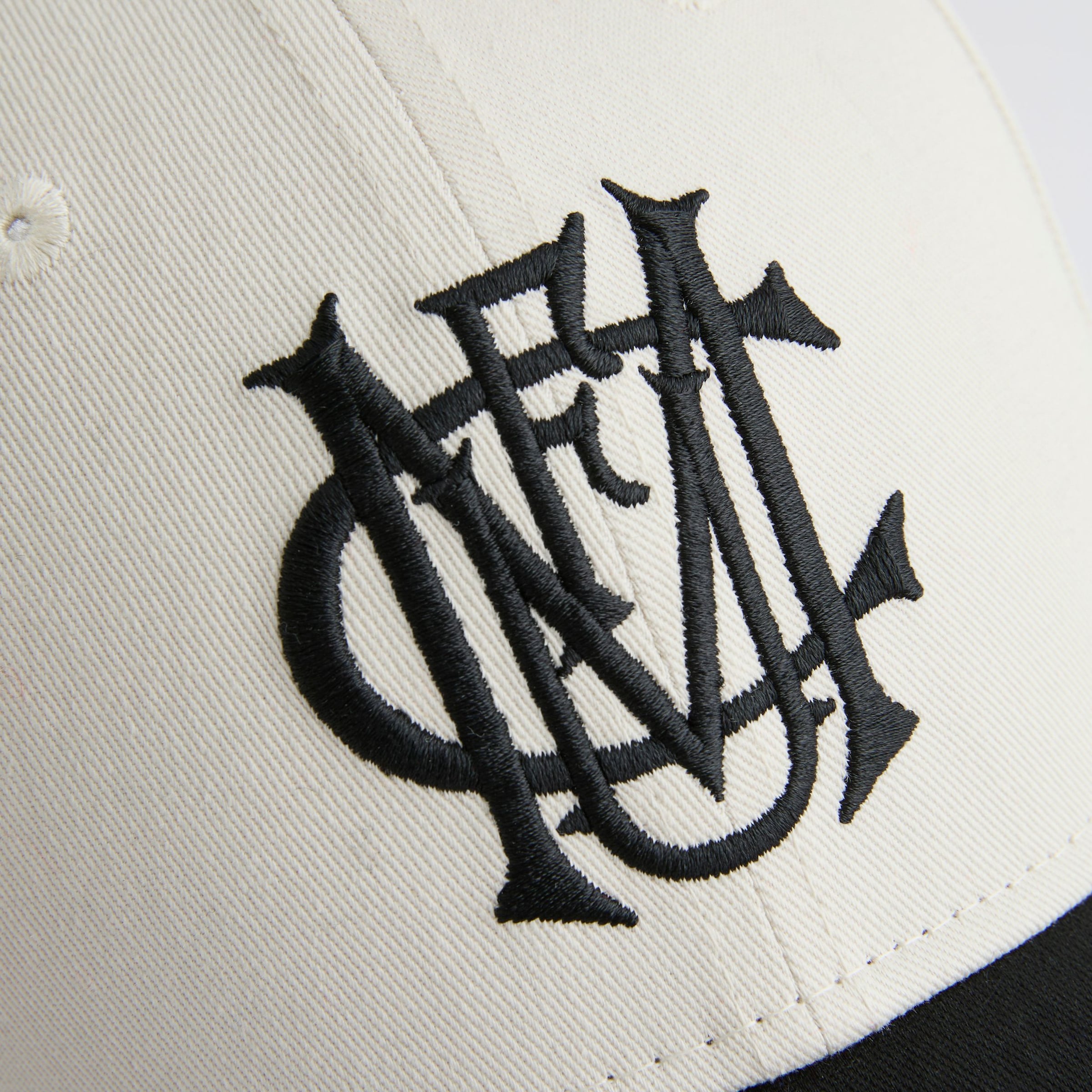 Manchester United x New Era Monogram 9Forty Contrast Cap Cream Beige Detail [5-5]