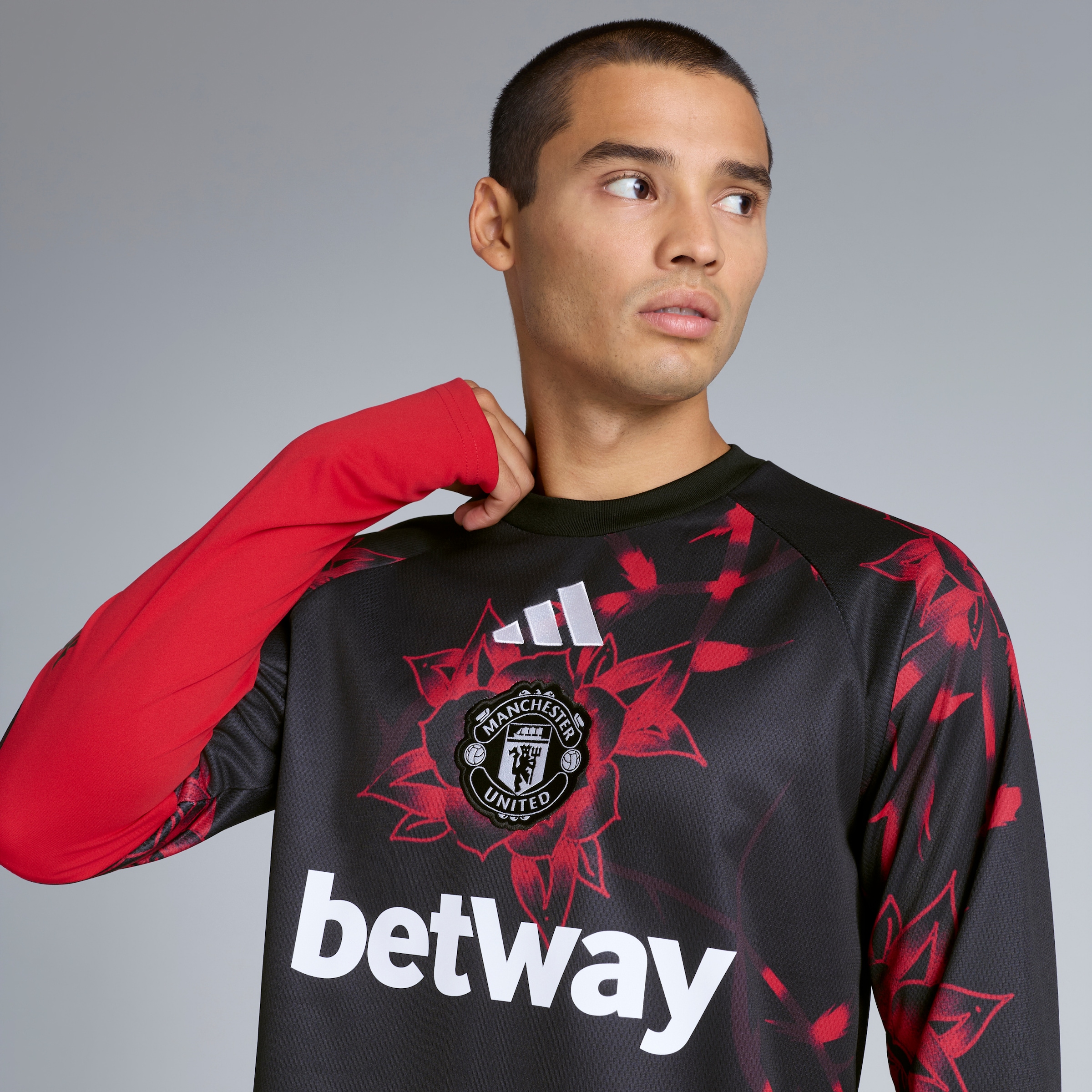 Manchester United 26/27 Home Pre Match Warm Top (Sponsored) Red Detail [4-5]