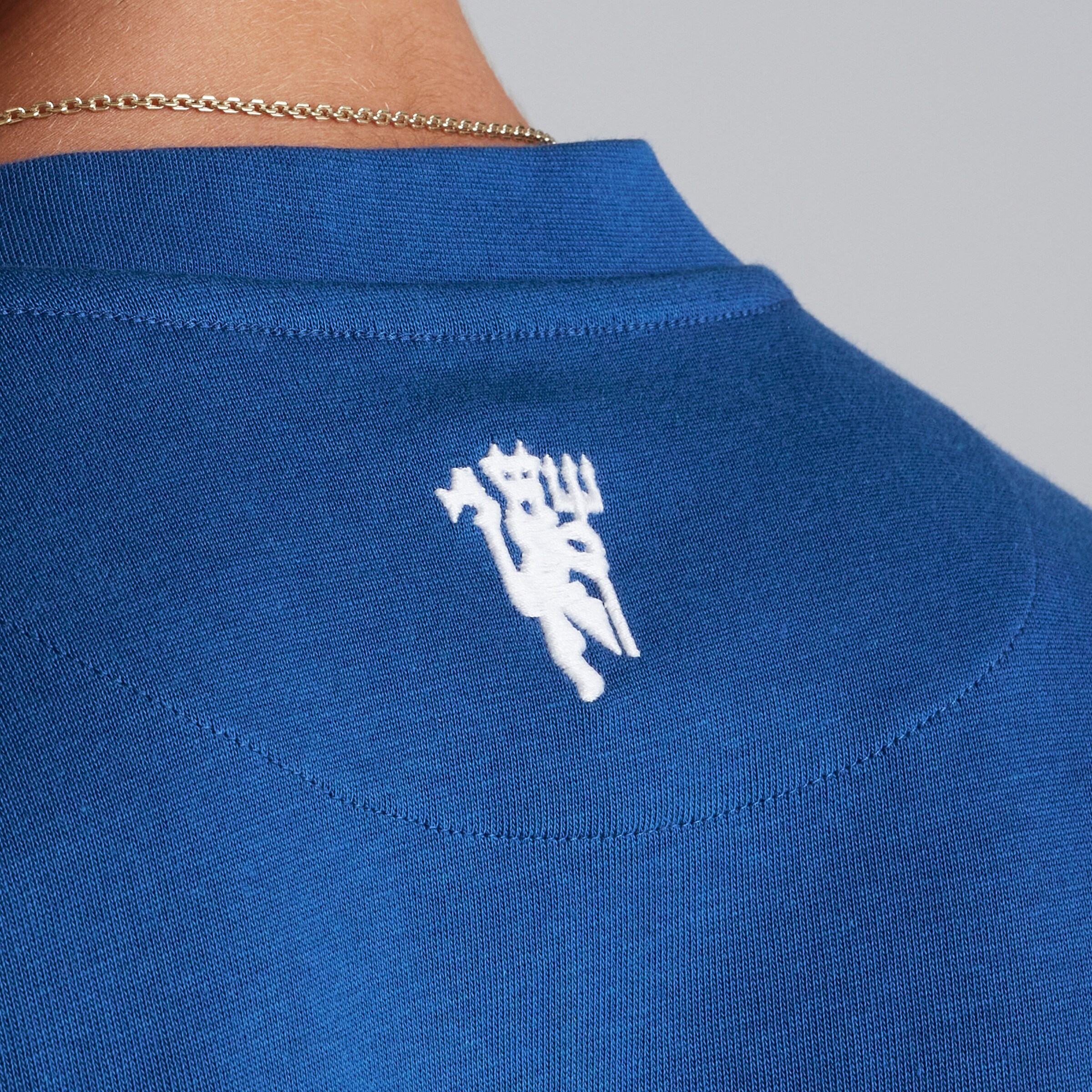 Manchester United Mens MUFC T-Shirt Blue Blue Detail [5-6]