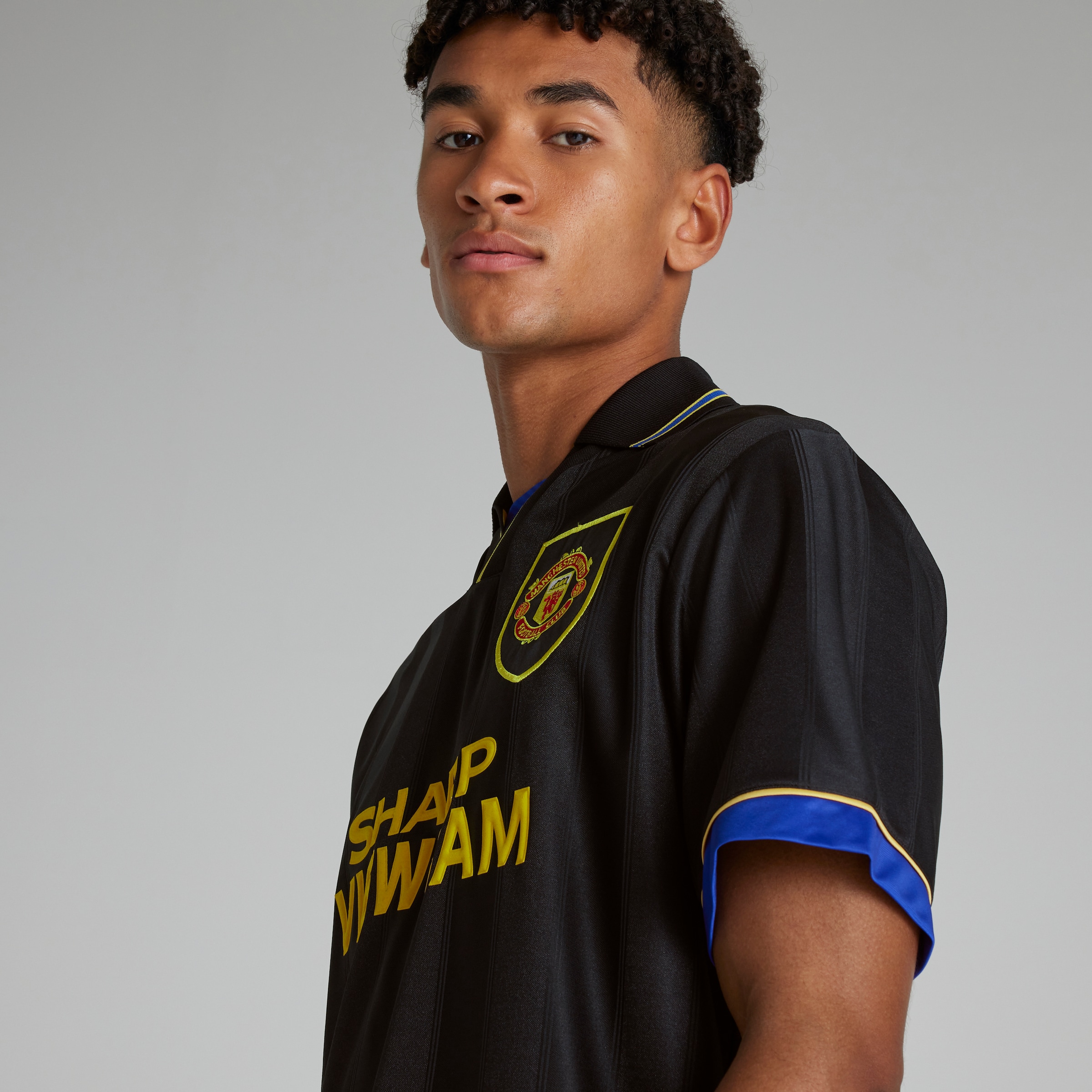 Buy Manchester United 1993-95 Away Shirt Black | Manchester