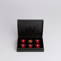 Manchester United Number 7 Badge Set Red