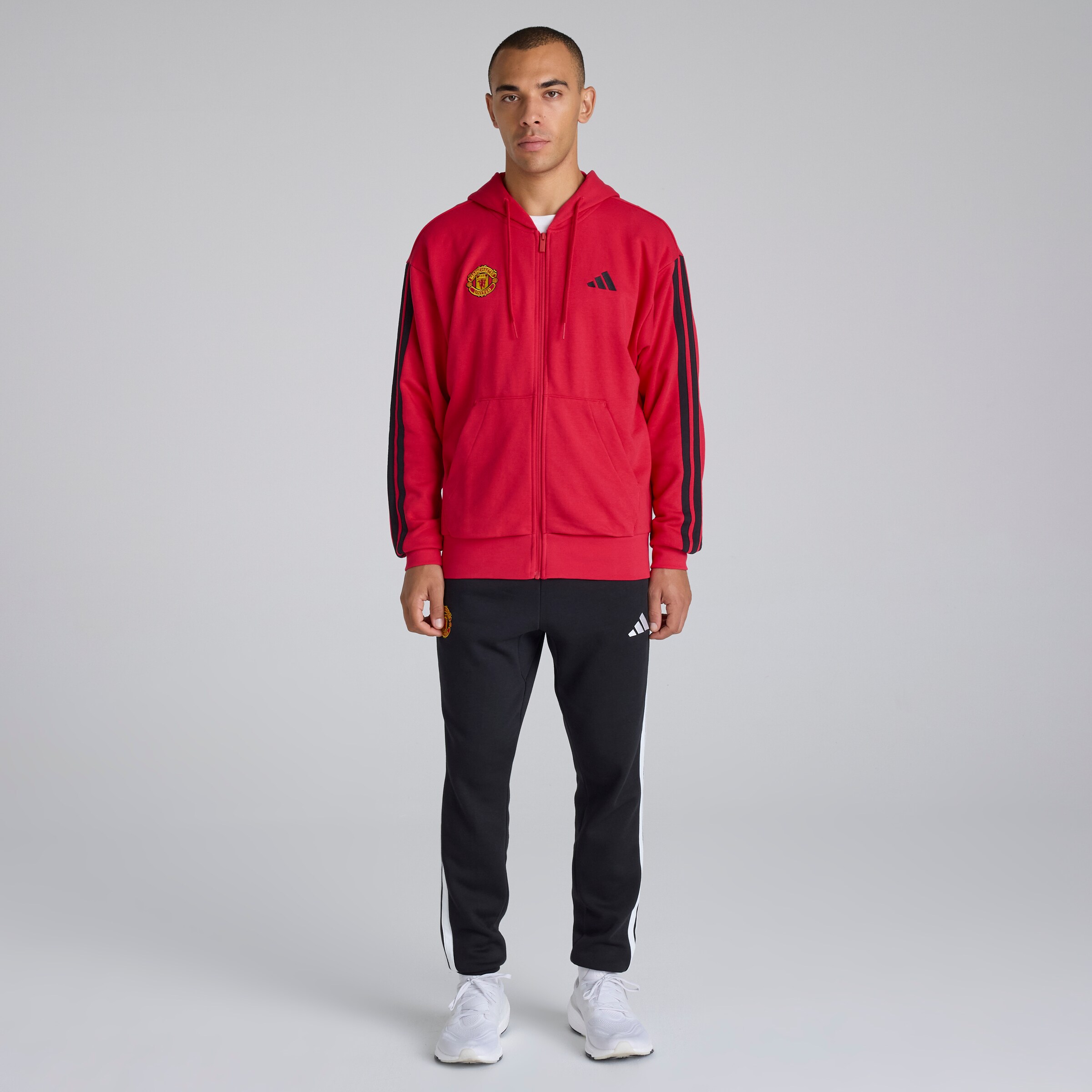 Manchester United x adidas Essentials 3-Stripes Full-Zip Hoodie Red Rouge Détail [3-6]