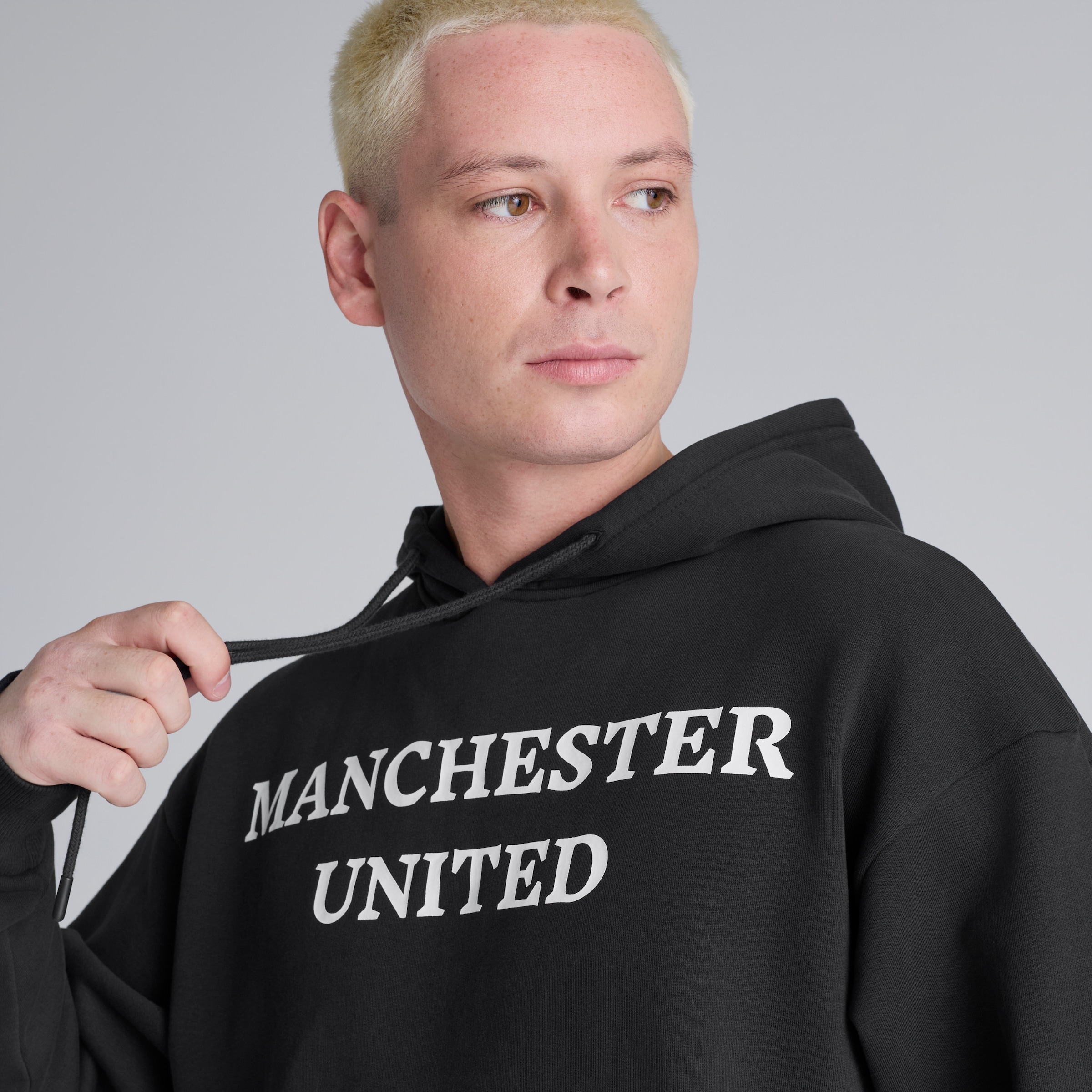 Manchester United Club Colours Hoodie Black Noir Détail [5-5]