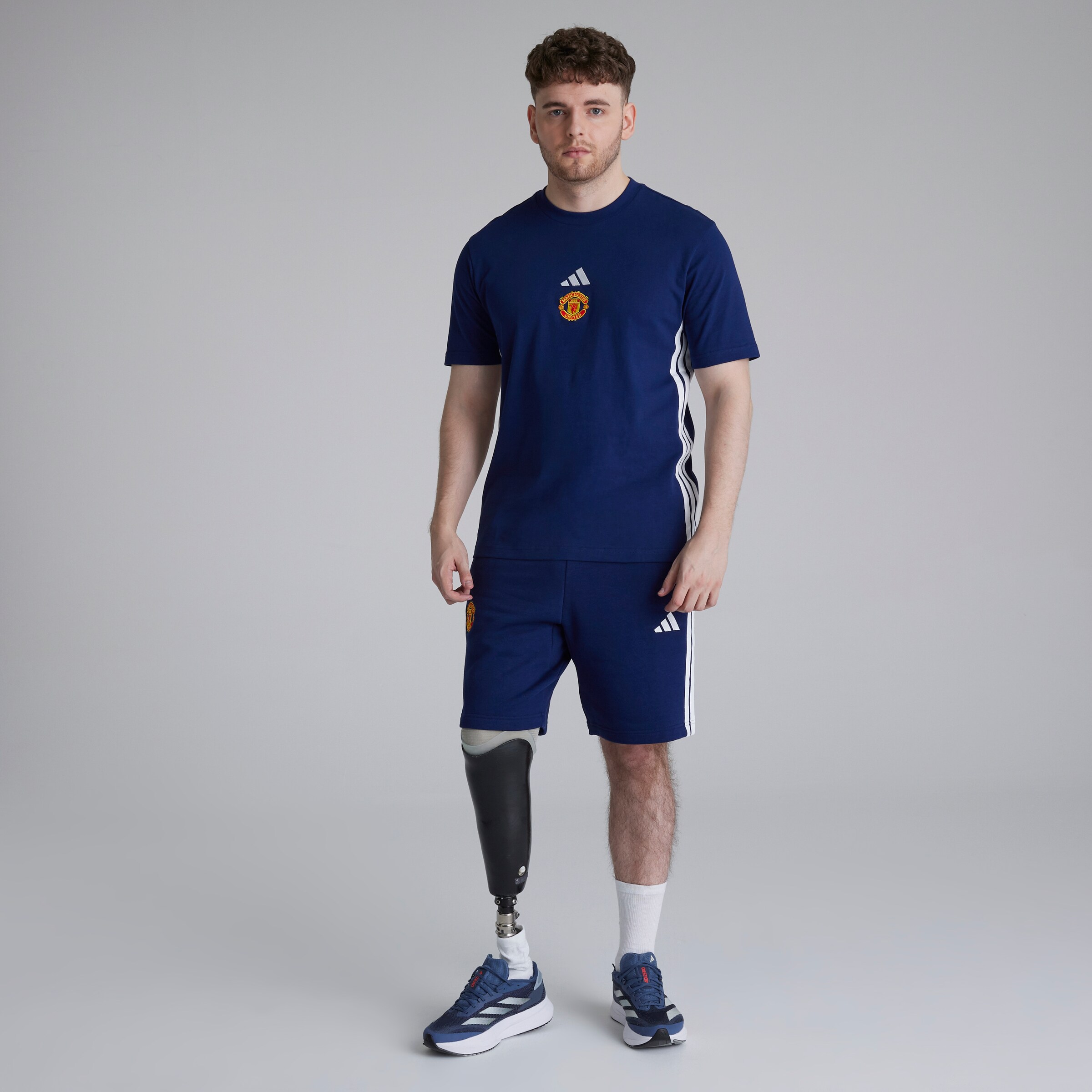 Manchester United x adidas Essentials 3-Stripes Single Jersey T-Shirt Blue Blue Detail [3-4]